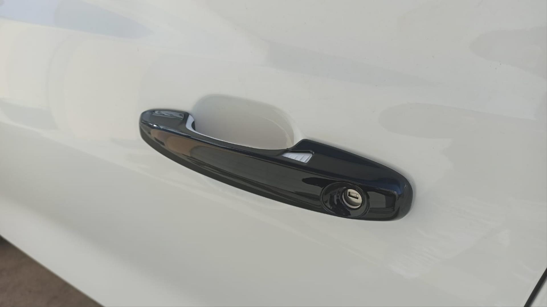FOCUS IÇIN UYUMLU 2019+ KAPI KOLU PIANO BLACK(SMART KEY) 