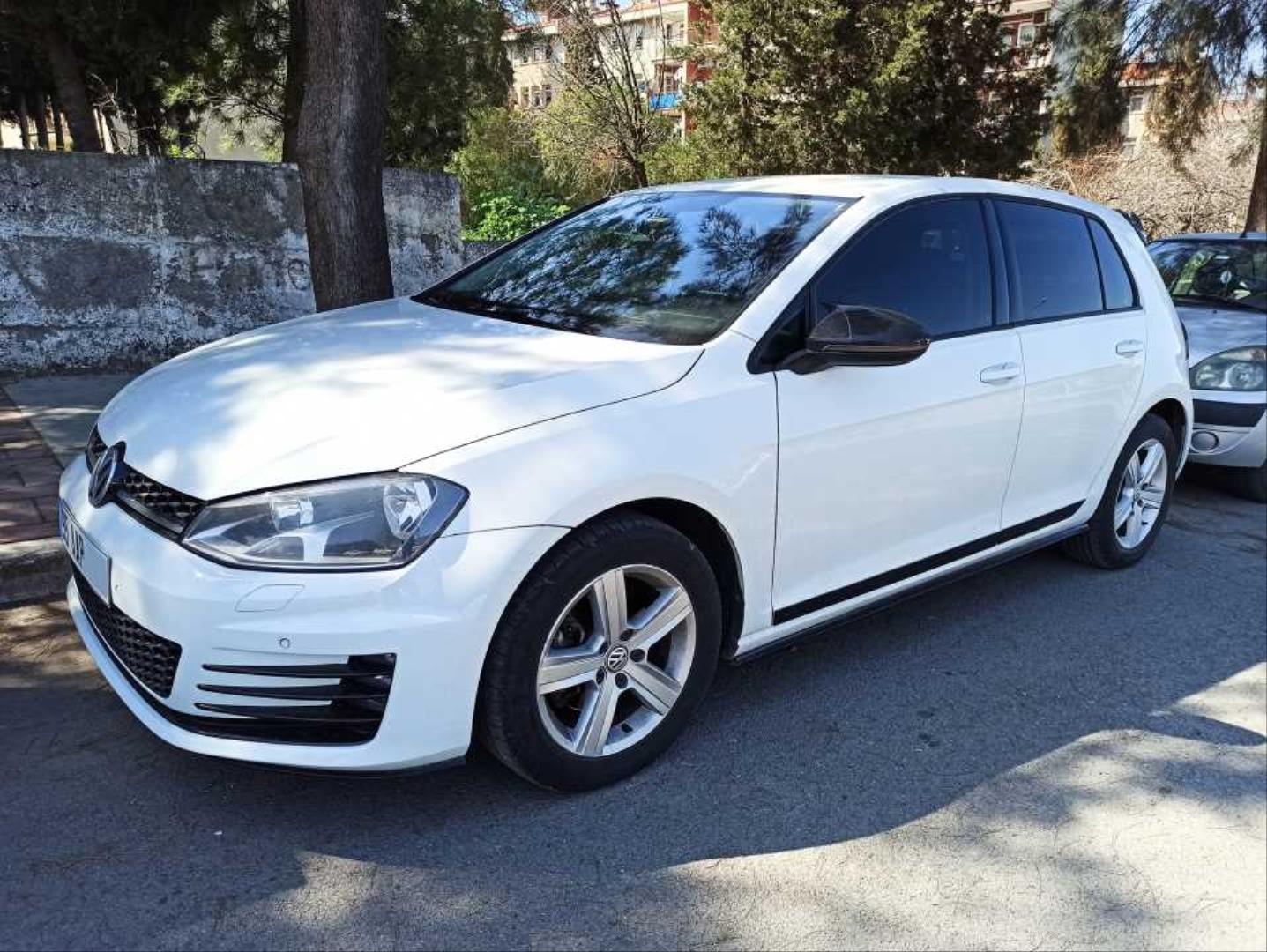 GOLF 7 - 7.5 2013-2020 IÇIN UYUMLU KAPI ÇITASI PIANO BLACK