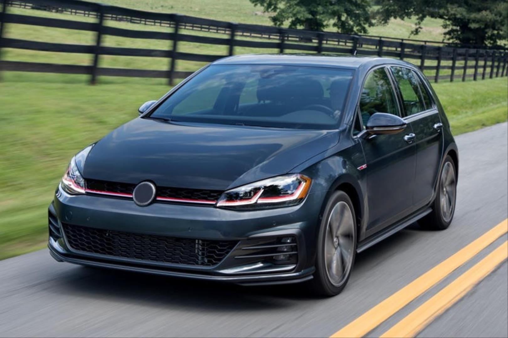 GOLF 7,5 2017-2020 IÇIN UYUMLU GTI ÖN TAMPON VE PANJUR SETI 