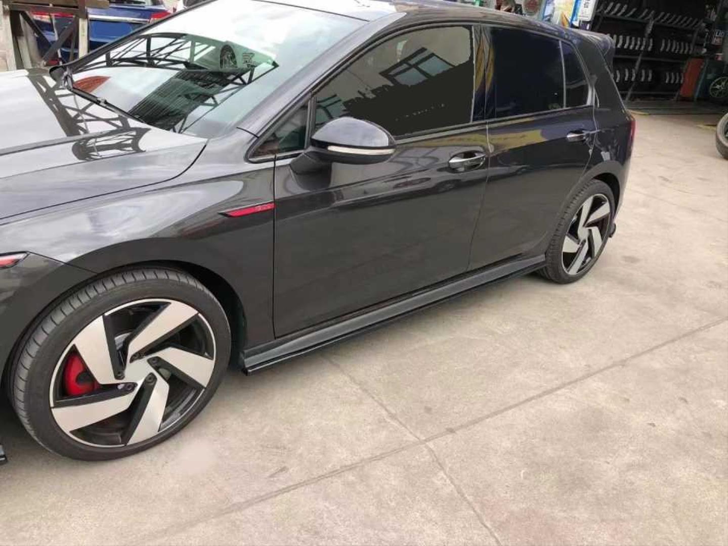 GOLF 8 IÇIN UYUMLU GTI MAX YAN MARSPIYEL  (PARLAK SİYAH) 