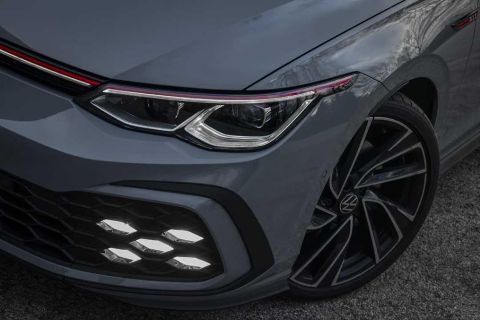 GOLF 8 IÇIN UYUMLU GTI ÖN TAMPON VE PANJUR SETI   