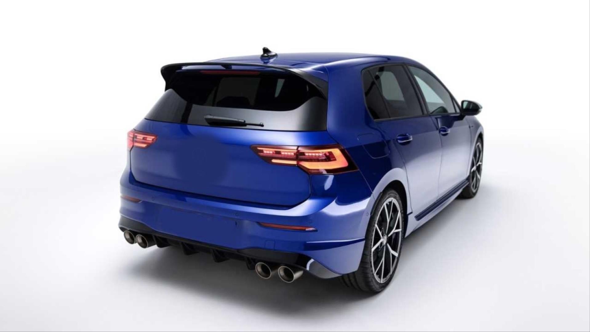 GOLF 8 IÇIN UYUMLU R DIFÜZÖR (PIANO BLACK) - 4 EGZOZ  (Life,Style,Impression Paket için)