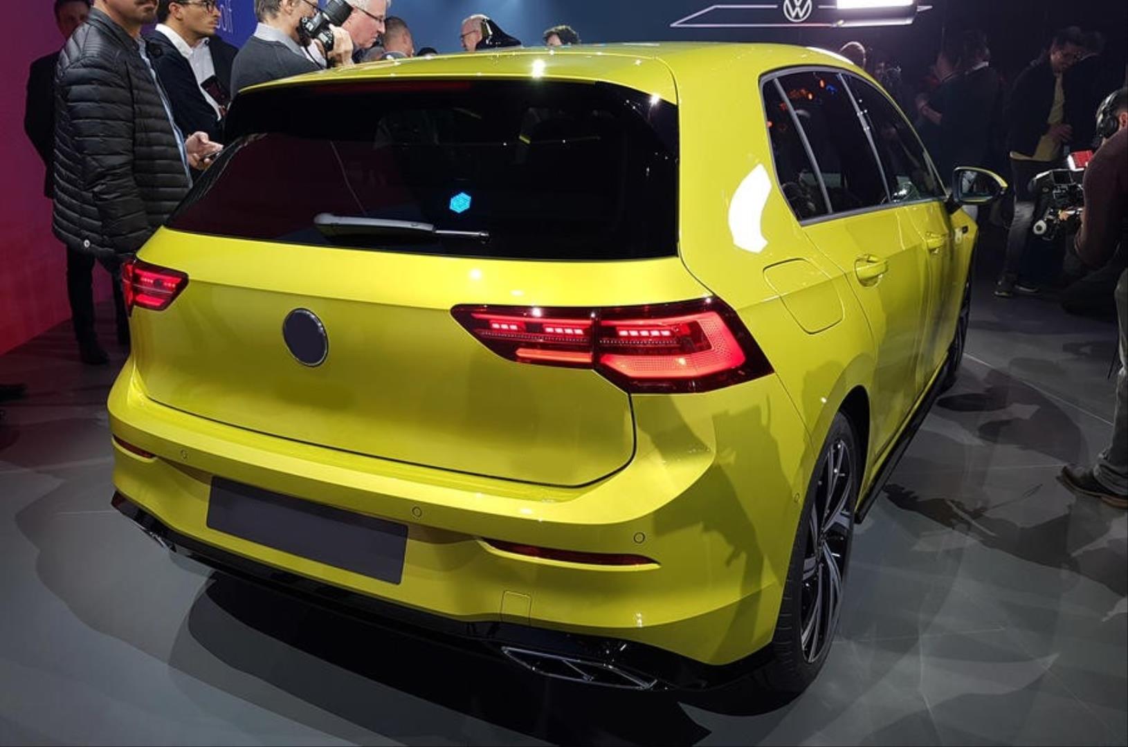 GOLF 8 IÇIN UYUMLU R-LINE BODY KIT    