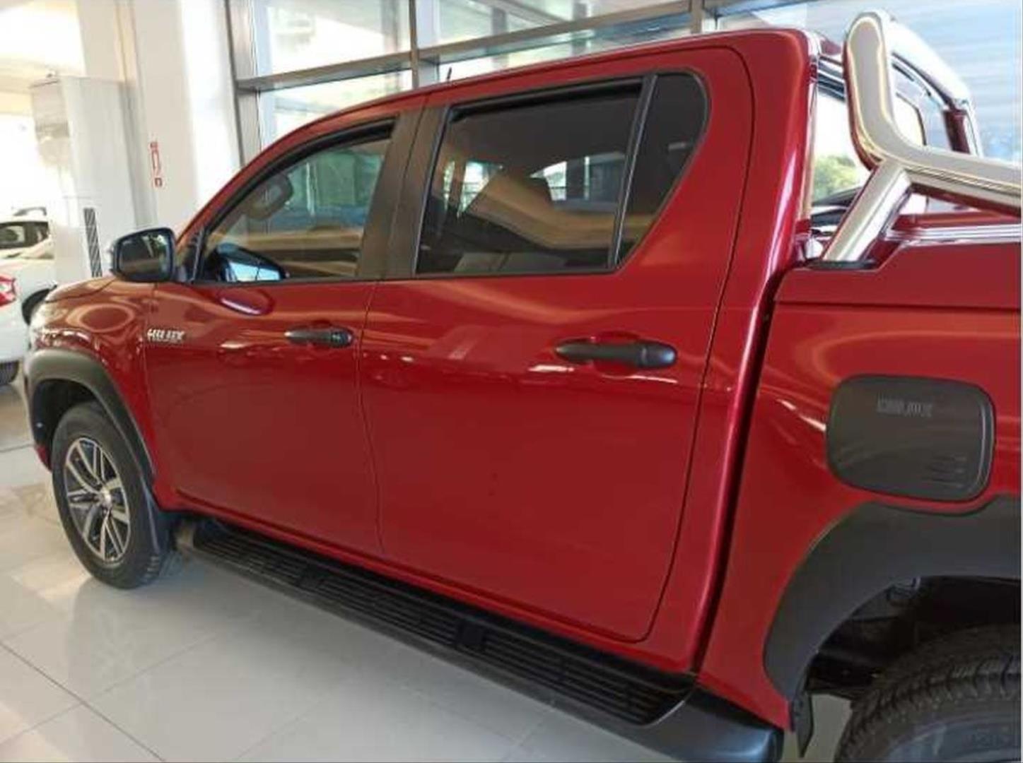 HILUX REVO 2016-2019 IÇIN UYUMLU DEPO KAPAGI SIYAH 