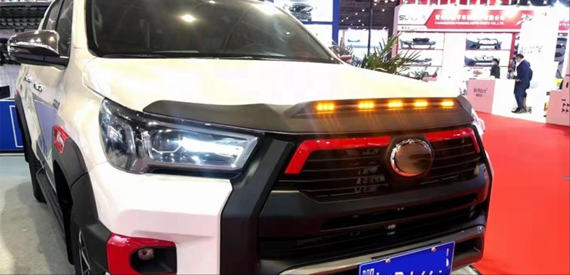 HILUX REVO ICIN UYUMLU LEDLI KAPUT RUZGARLIGI 