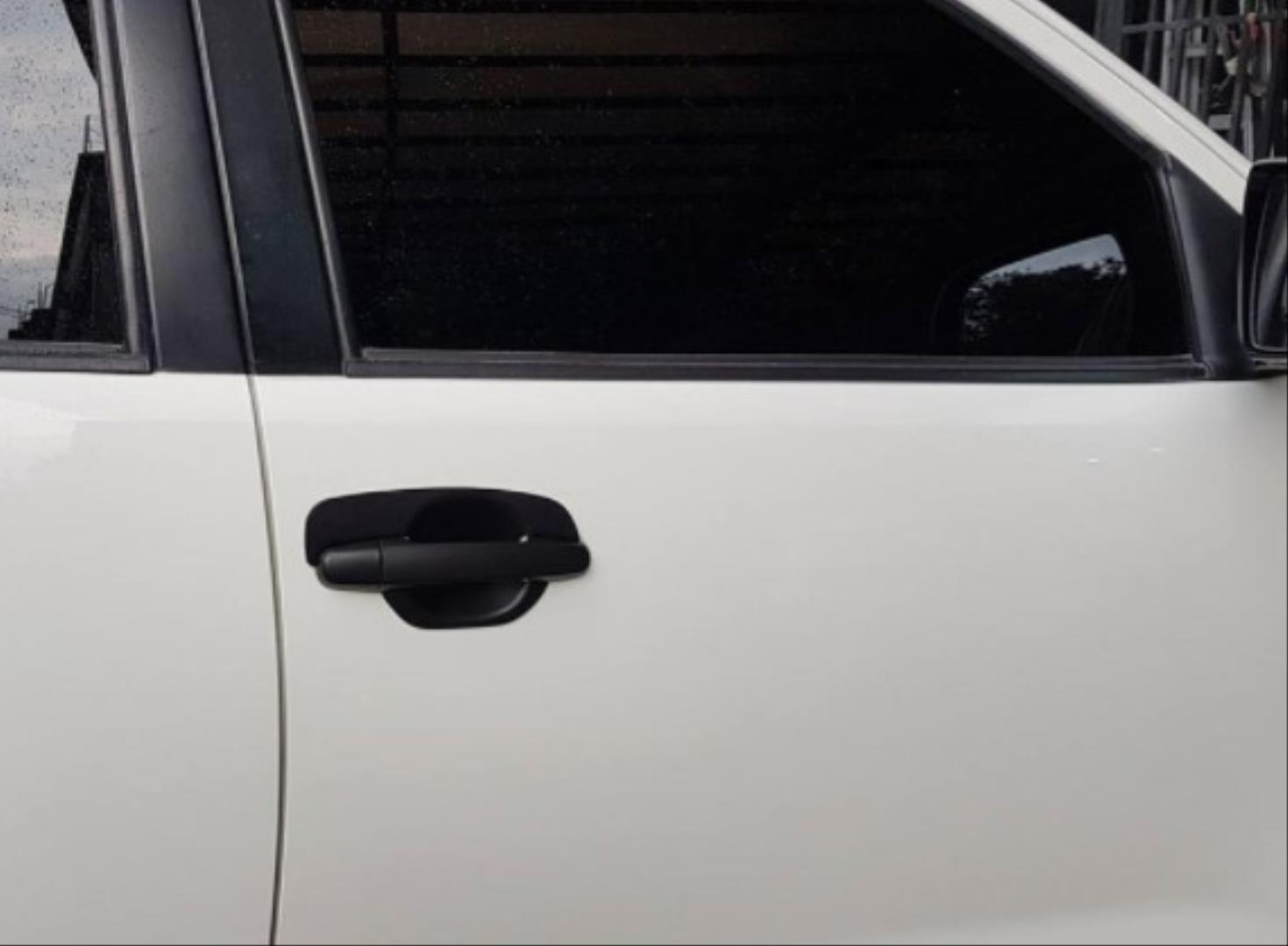 HILUX VIGO 2012-2015 IÇIN UYUMLU KAPI KOLU KAPLAMA SIYAH 