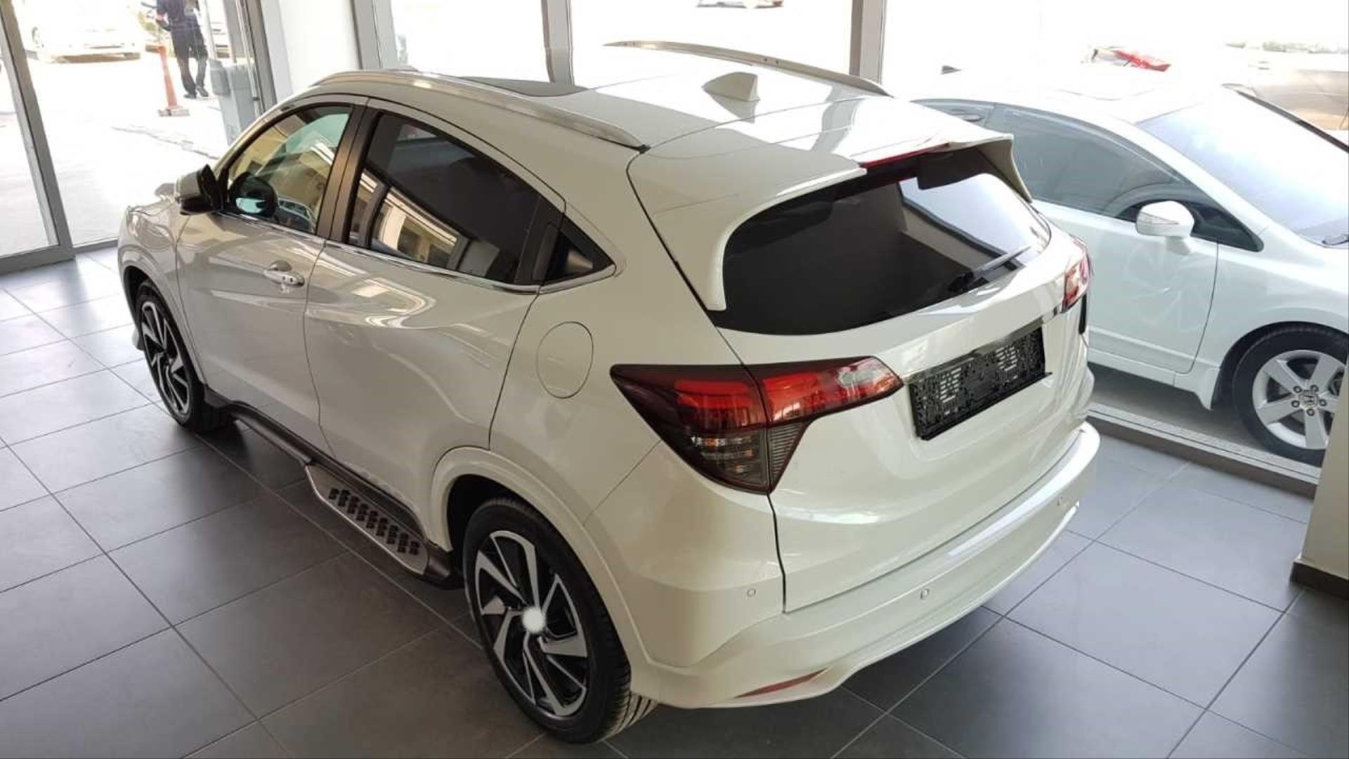 HR-V 2016-2021 IÇIN UYUMLU  SPOILER (BOYASIZ)