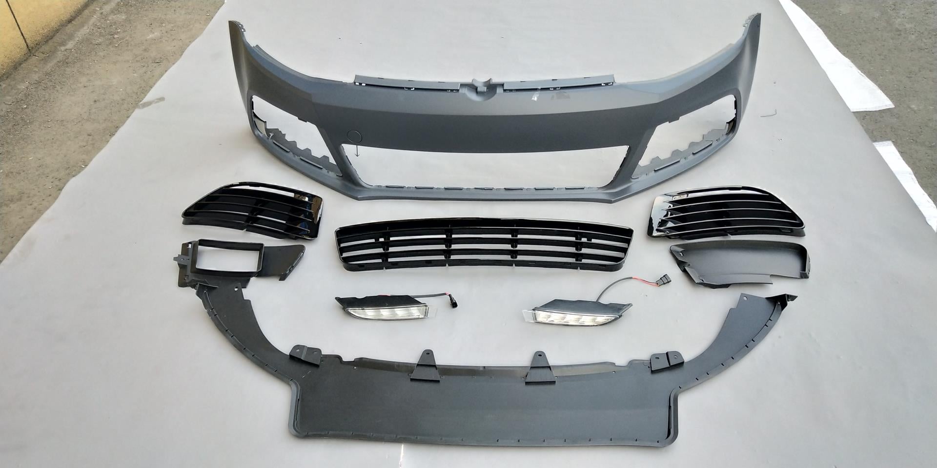 JETTA 2012-2015 İÇİN ''R'' ÖN TAMPON+PANJUR  