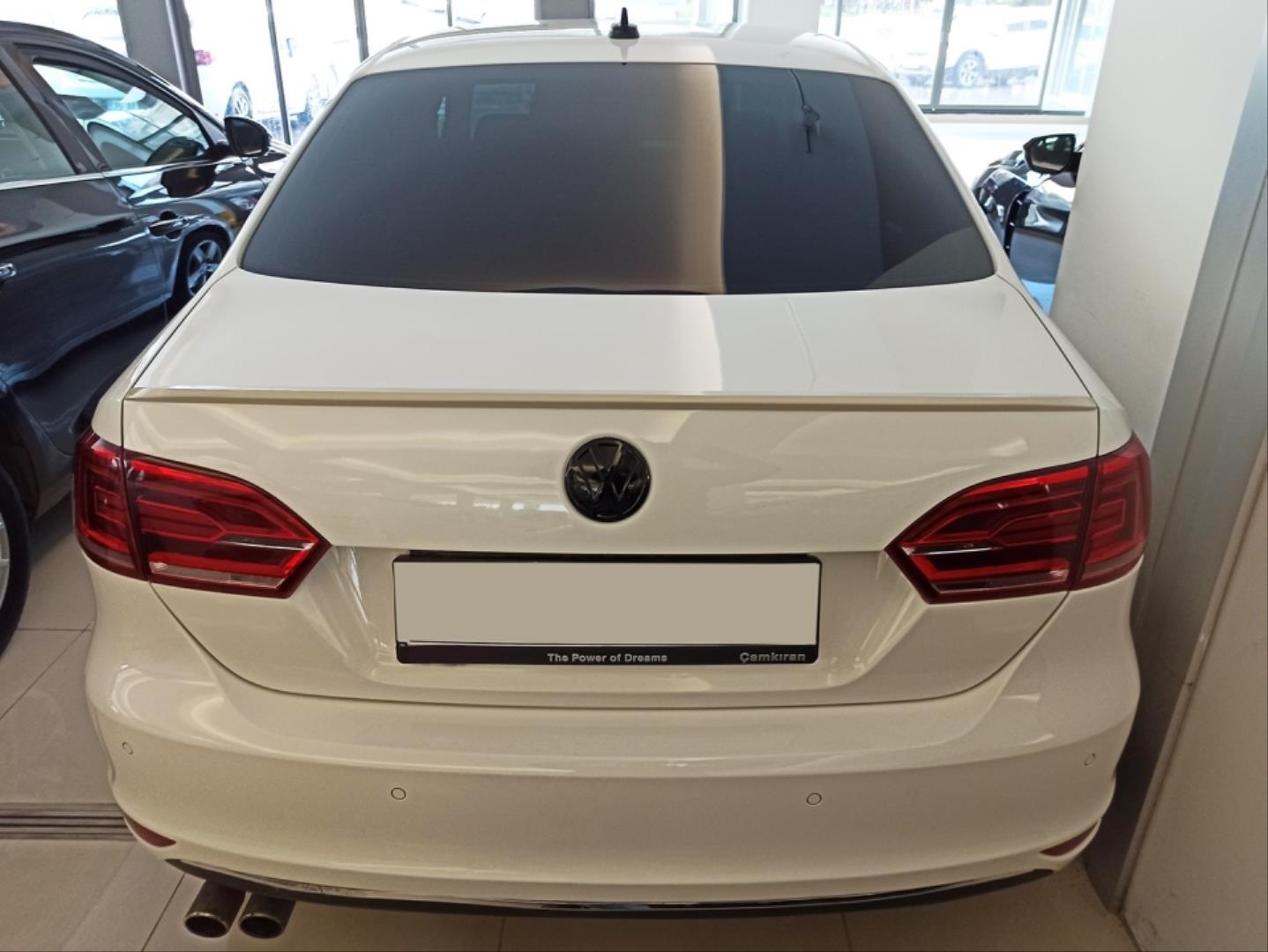 JETTA 2012-2018 IÇIN UYUMLU WING SPOILER - PIANO BLACK 
