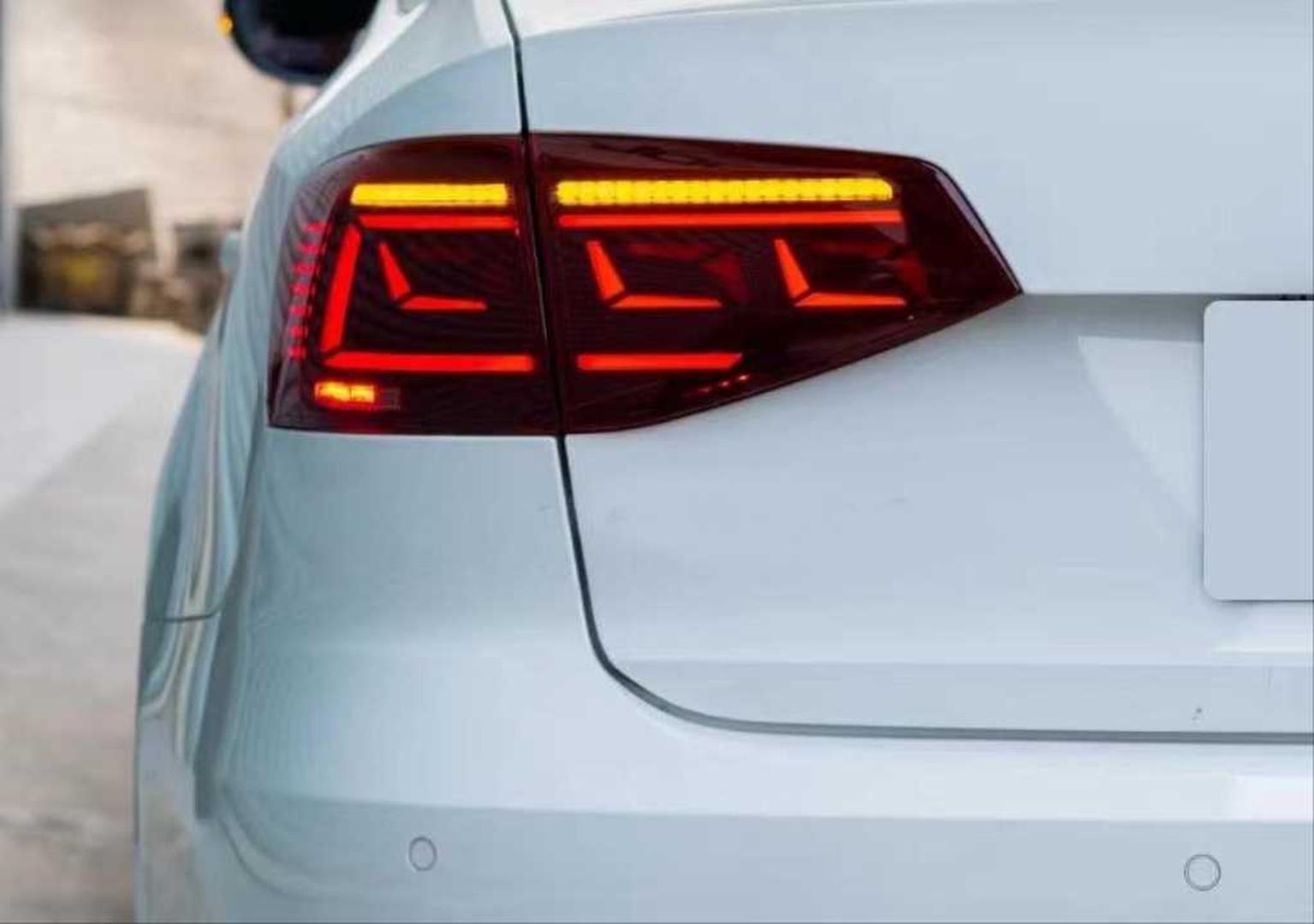JETTA 2015+ IÇIN UYUMLU  LED STOP 