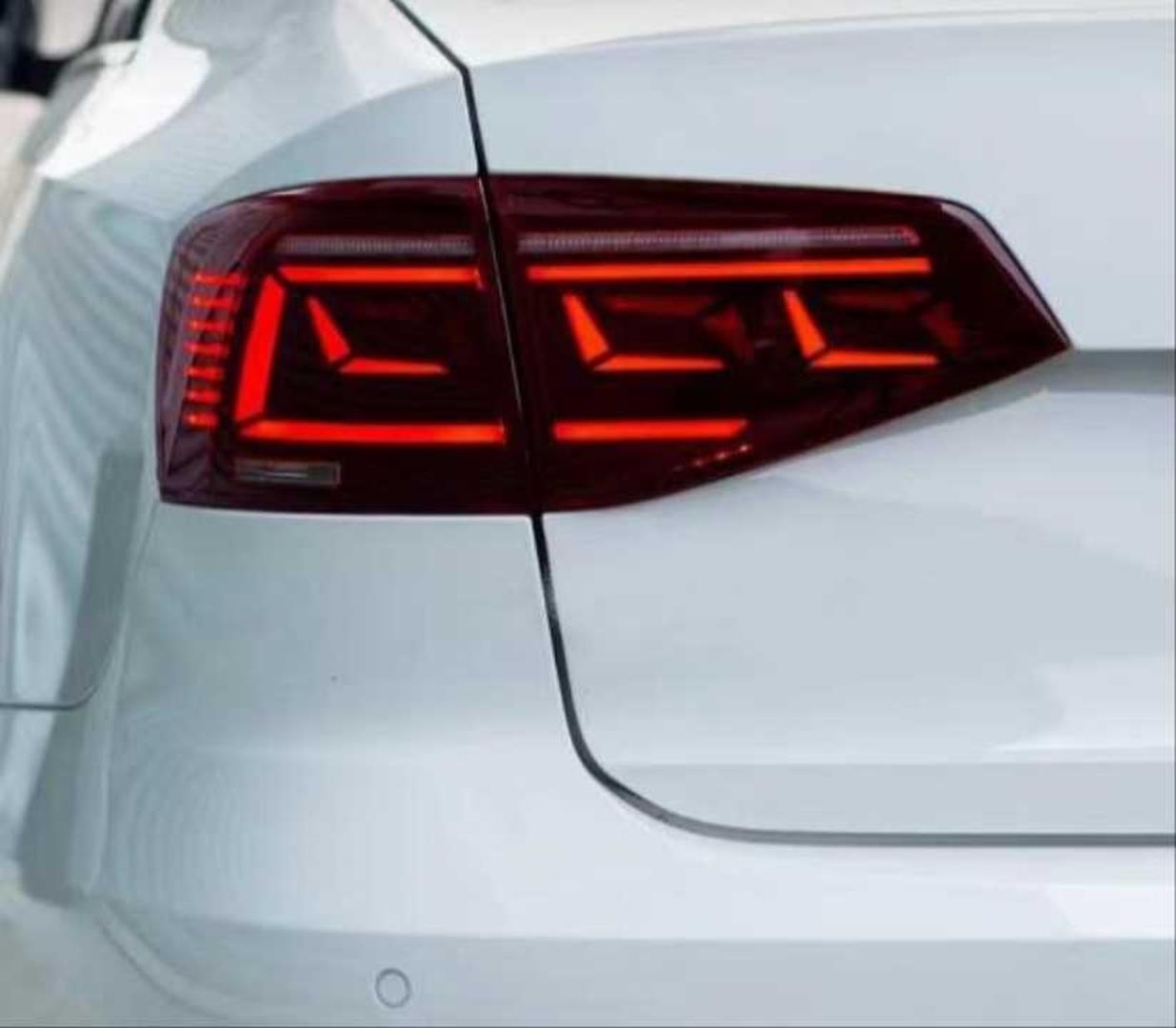 JETTA 2015+ IÇIN UYUMLU  LED STOP 