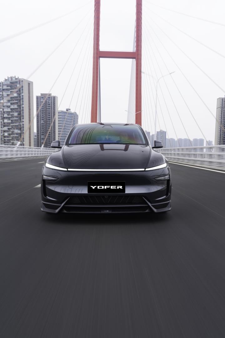JUNIPER (MODEL Y 2025+) İÇİN YOFER BODY KIT (PIANO BLACK)