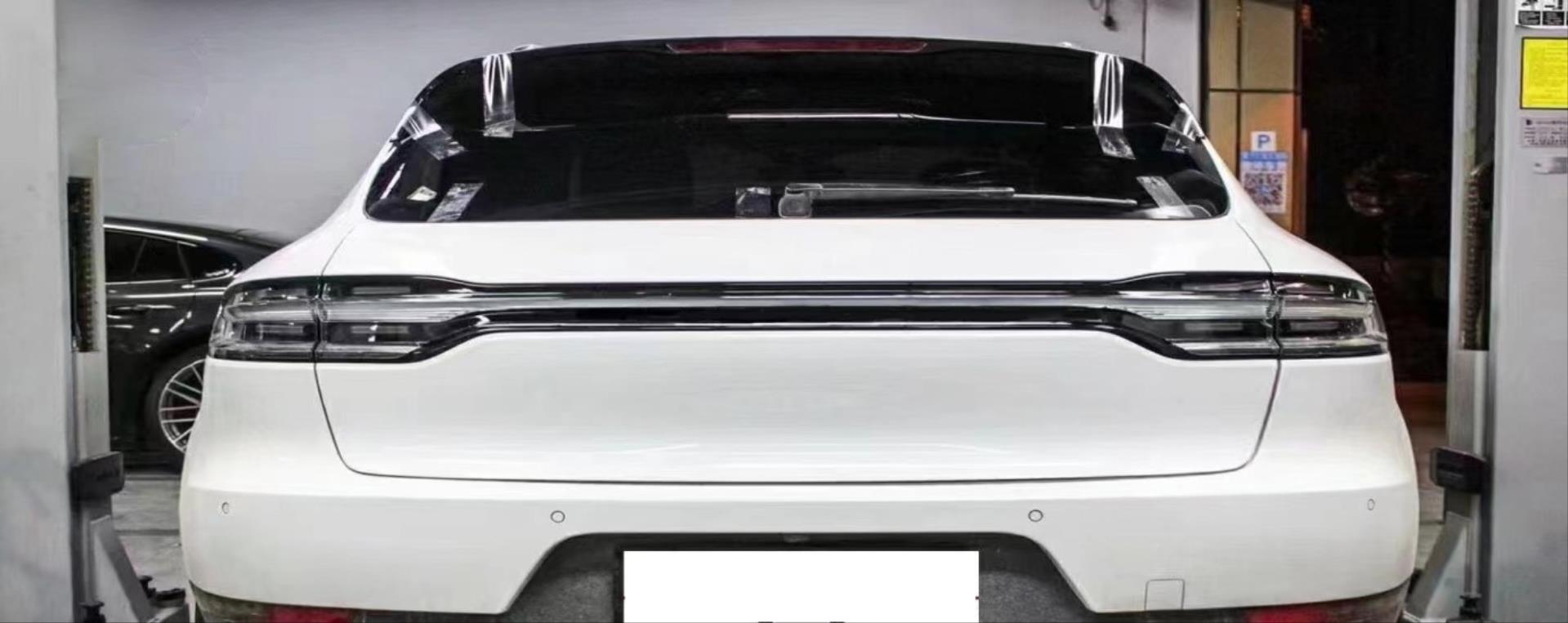 MACAN 2014-2018 IÇIN UYUMLU BAGAJ KAPAGI VE LED STOP 2018+ GÖRÜNÜM  FACELIFT - SMOKE 