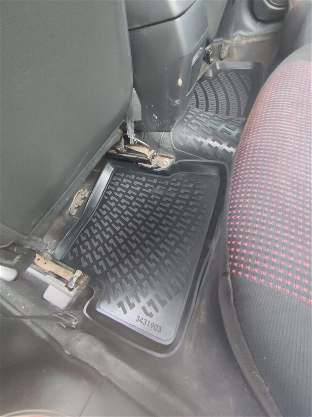Mazda 3 2003-2009 Havuzlu Paspas