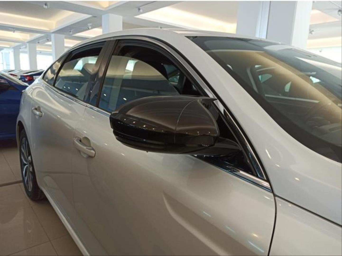 MEGANE 4 2016+ IÇIN UYUMLU YARASA AYNA KAPAGI PIANO BLACK
