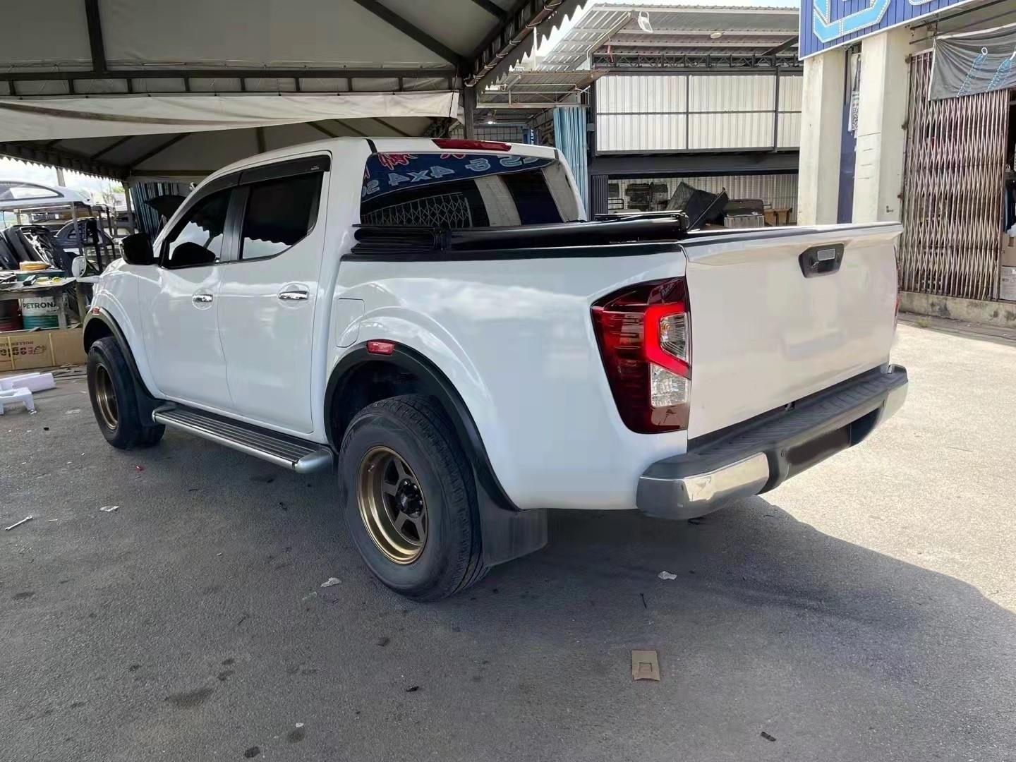 NAVARA 2015+ NP300 IÇIN UYUMLU 2022 FACELIFT BODY KIT (LED FARLI MODEL ICIN)    