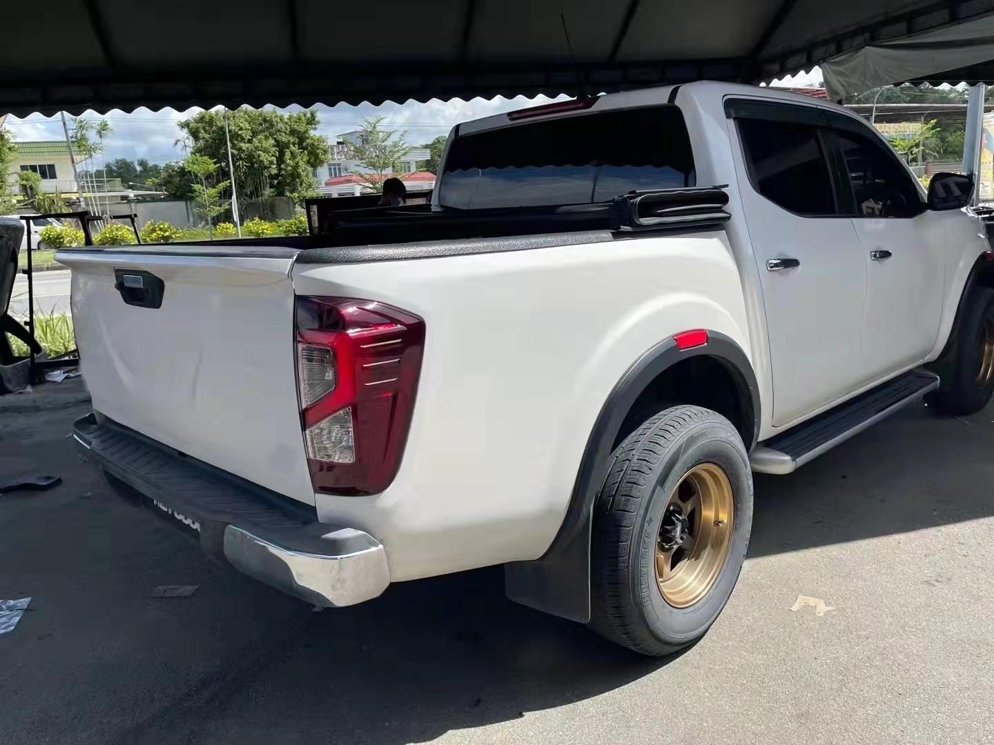 NAVARA 2015+ NP300 IÇIN UYUMLU 2022 FACELIFT BODY KIT (LED FARLI MODEL ICIN)    