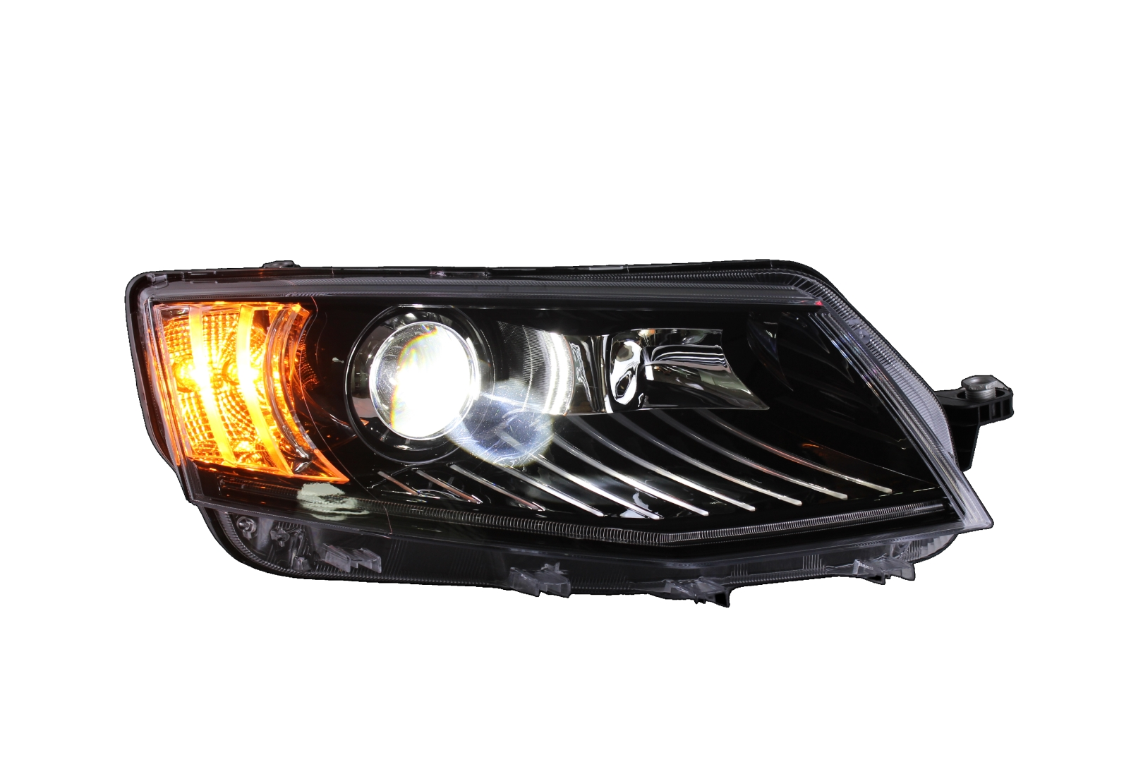 OCTAVIA 2013-2016 İÇİN STYLE LED FAR (HALOJEN FARLI MODELLER İÇİN)