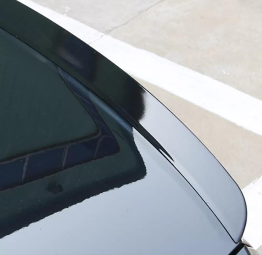 PASSAT B8  IÇIN UYUMLU SPOILER   - PIANO BLACK (PARLAK SIYAH) 