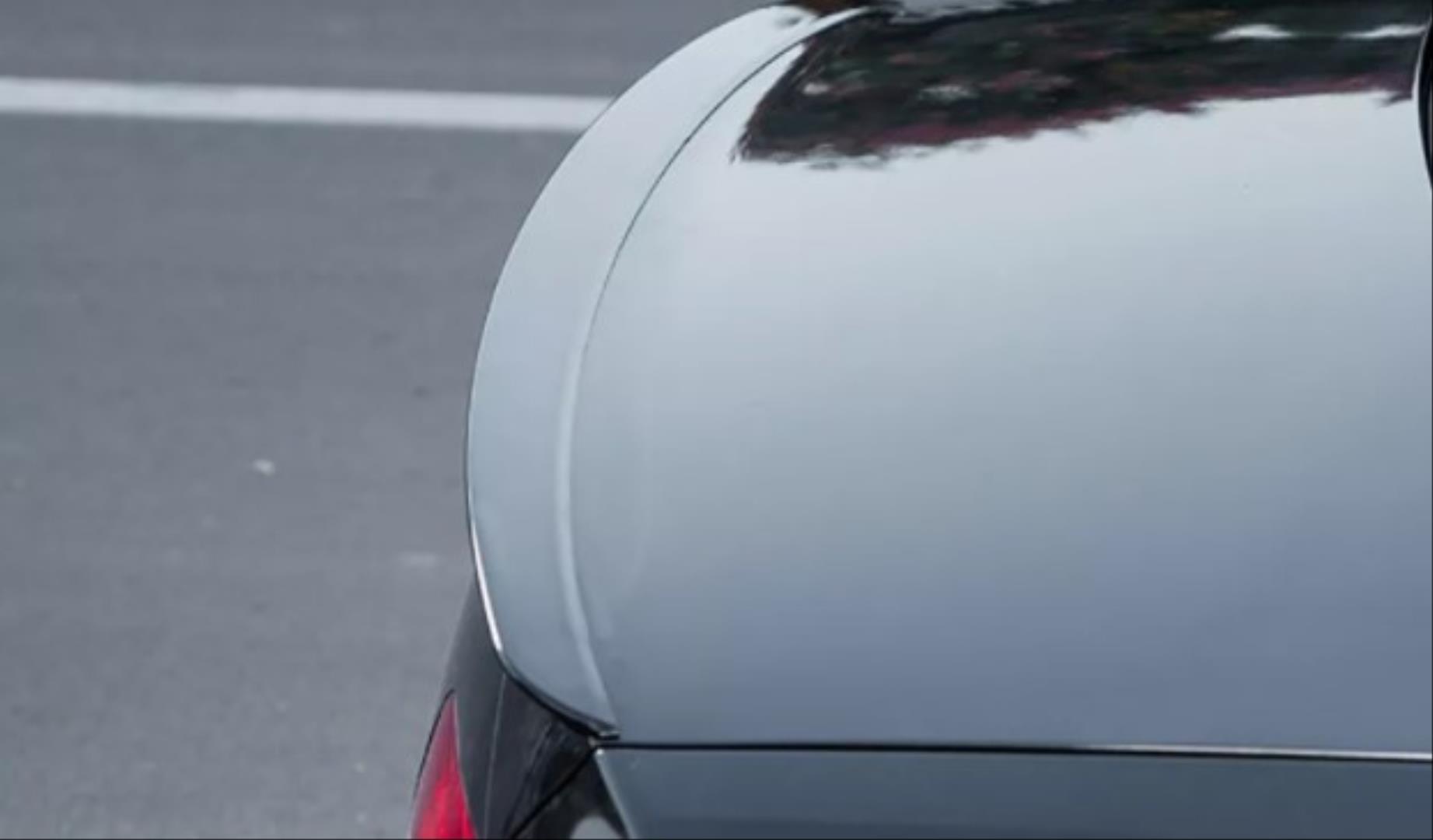 PASSAT B8  IÇIN UYUMLU SPOILER   - PIANO BLACK (PARLAK SIYAH) 