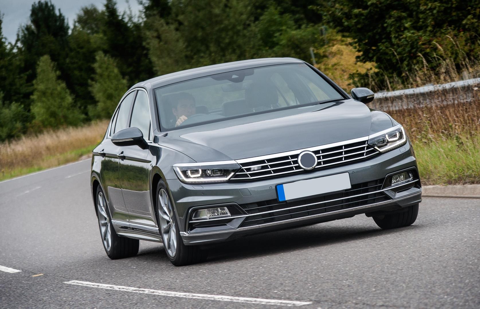 PASSAT B8 2015-2018 UYUMLU  RLINE ÖN PANJUR