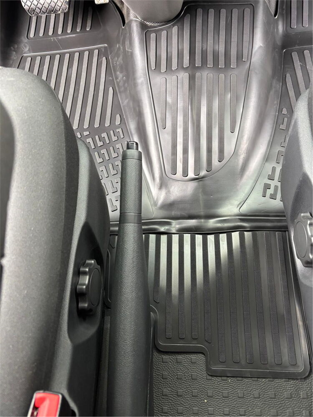 Volkswagen Transporter T6.1 2019-2023 Havuzlu Paspas