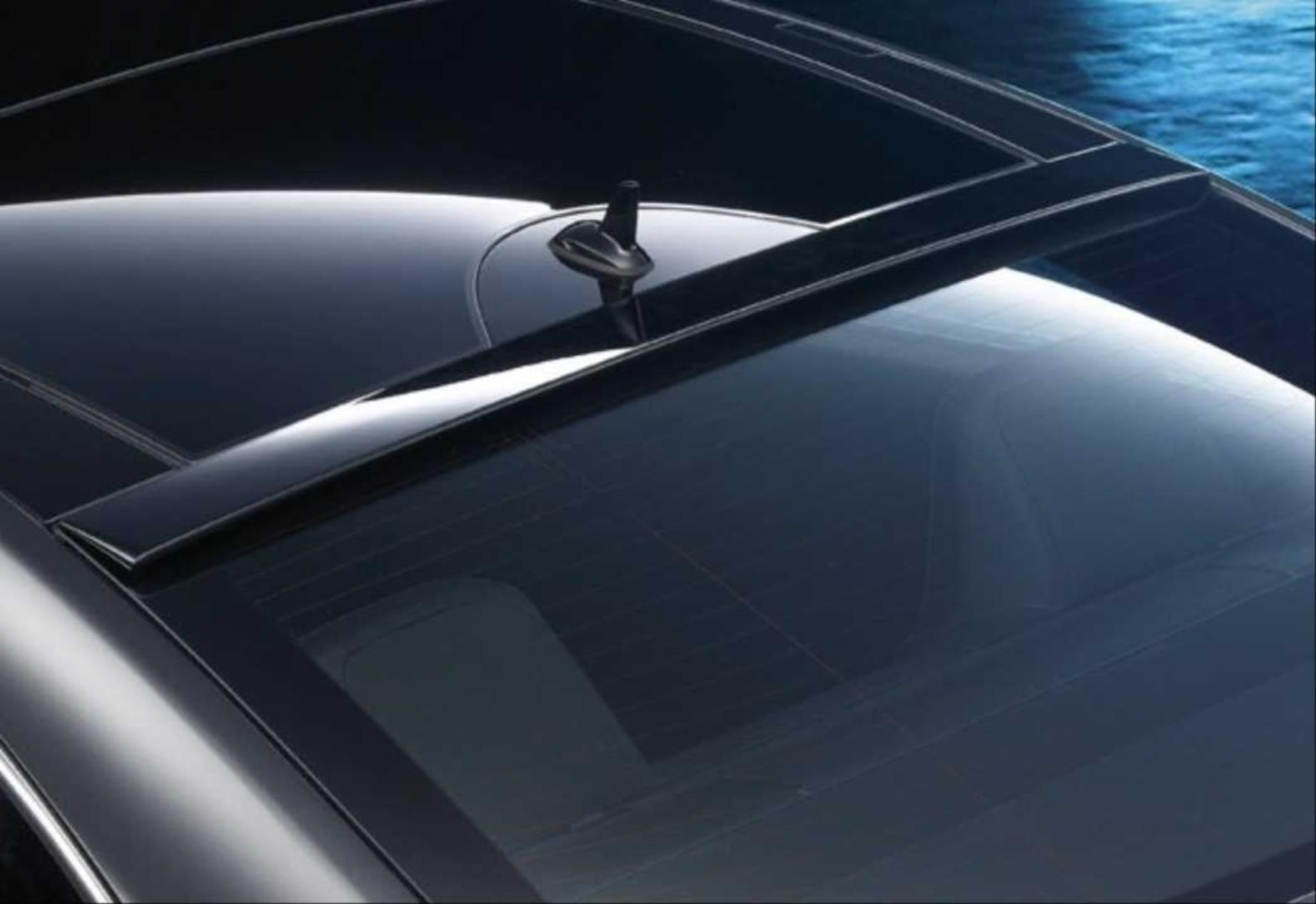 W204 2007-2014 C SERISI IÇIN UYUMLU CAM ÜSTÜ SPOILER  - PIANO BLACK (PARLAK SIYAH)