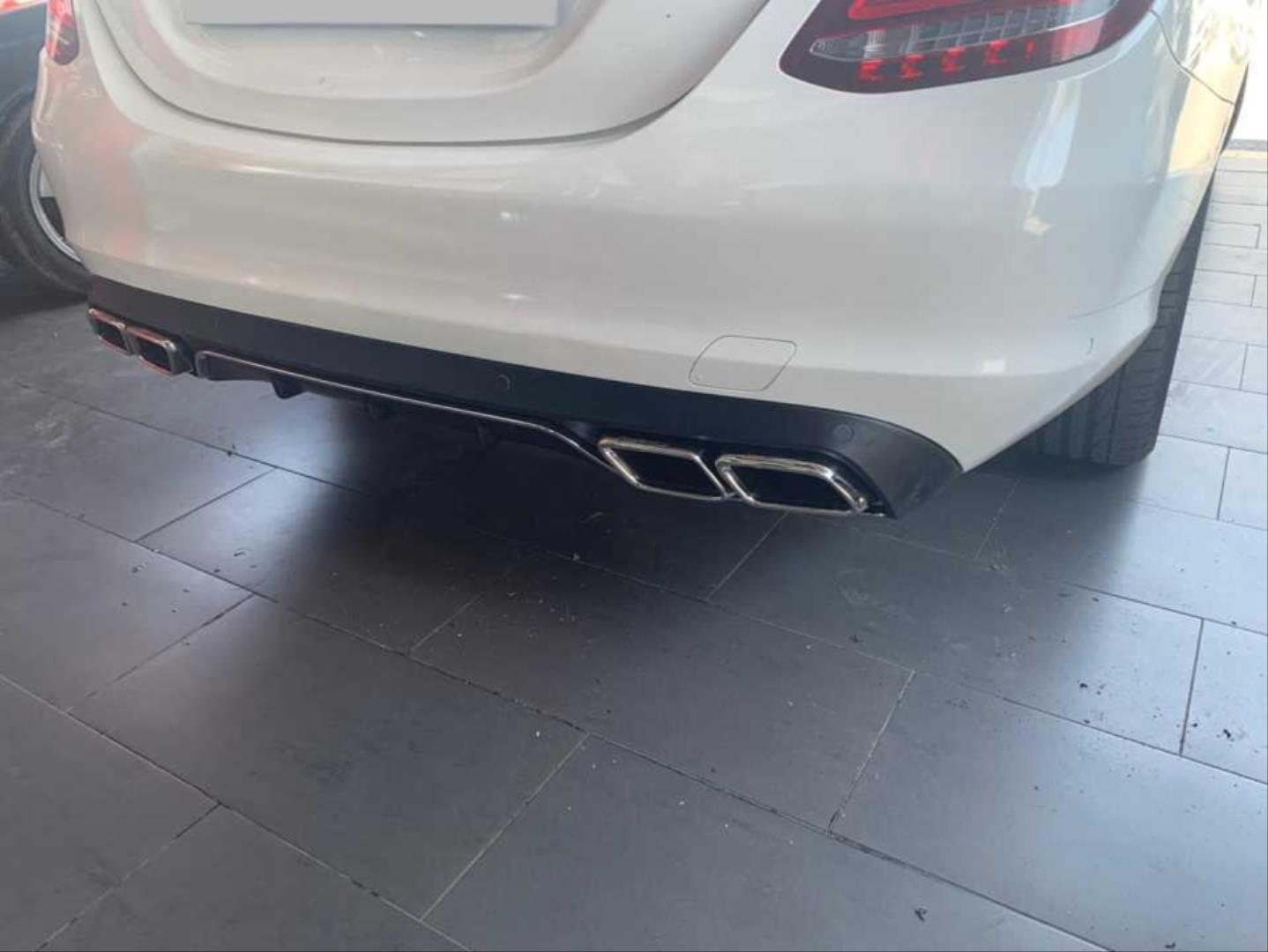 W205 C SERISI IÇIN SILVER DIFÜZÖR & EGZOZ SETI (NORMAL SEDAN) - SILVER EGZOZ ILE
