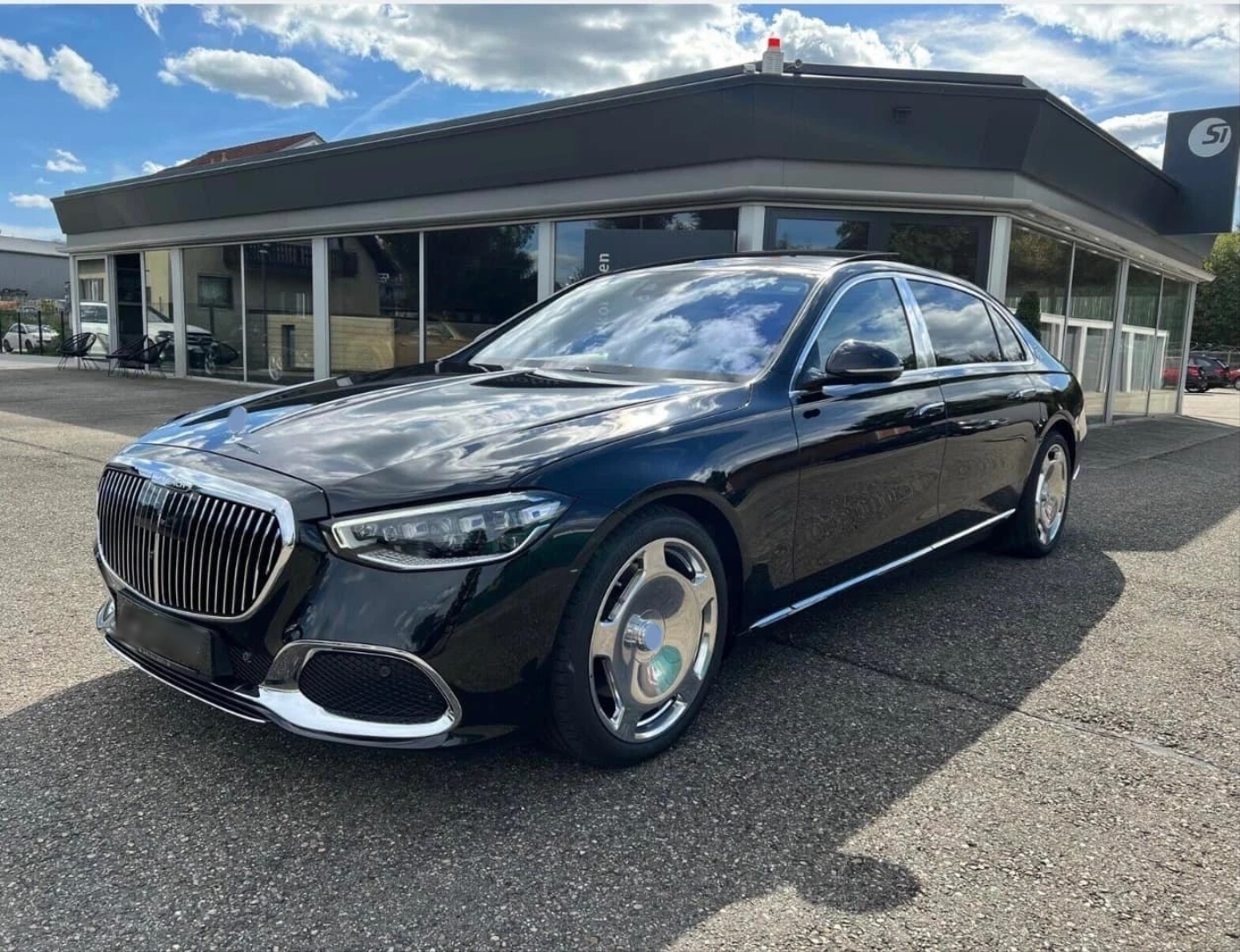 W213 YENI E SERISI IÇIN UYUMLU 2020+ MAYBACH GÖRÜNÜM BODY KIT(SIYAH SIS  KAPAK) 
