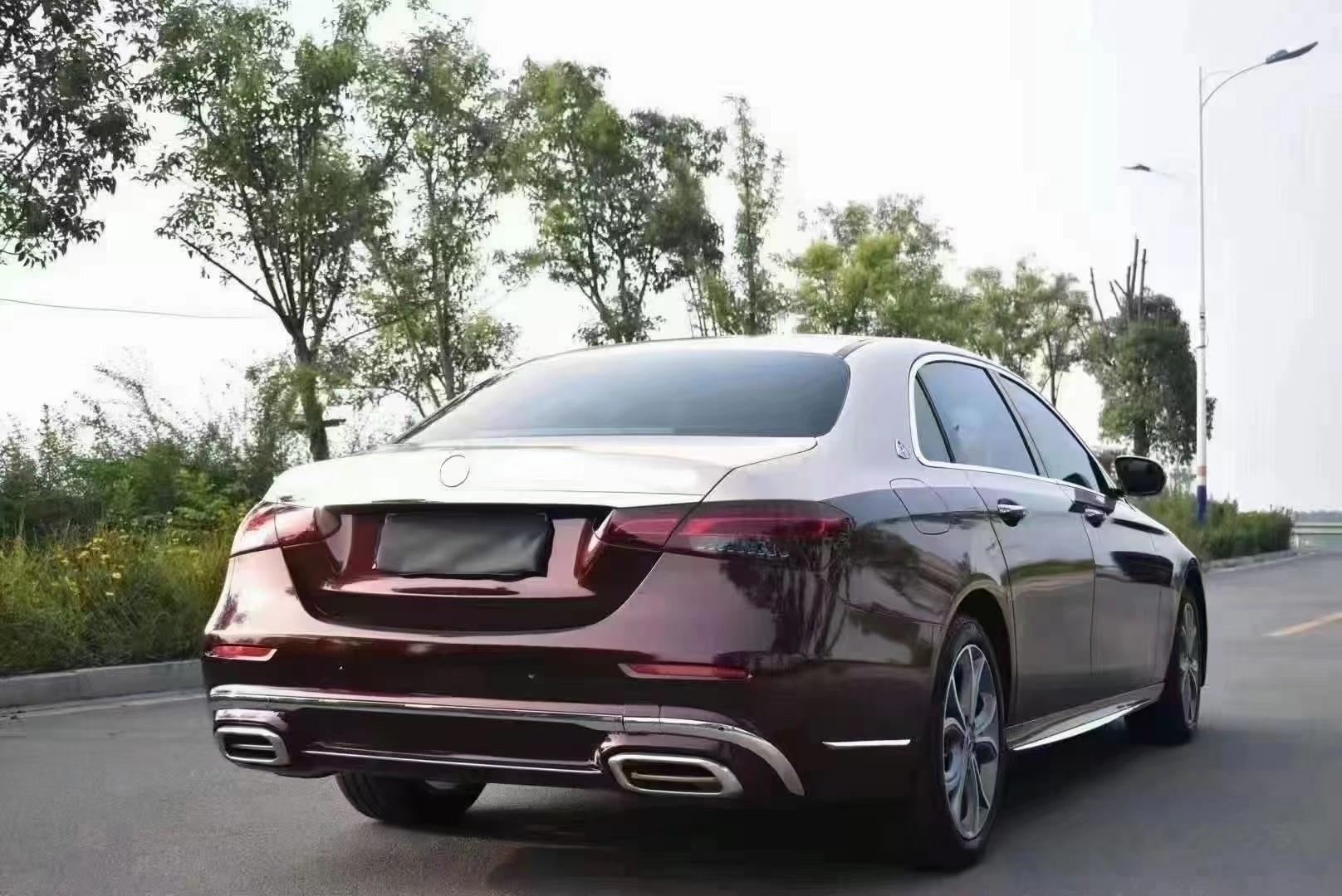 W213 YENI E SERISI IÇIN UYUMLU 2020+ MAYBACH GÖRÜNÜM BODY KIT(SIYAH SIS  KAPAK) 