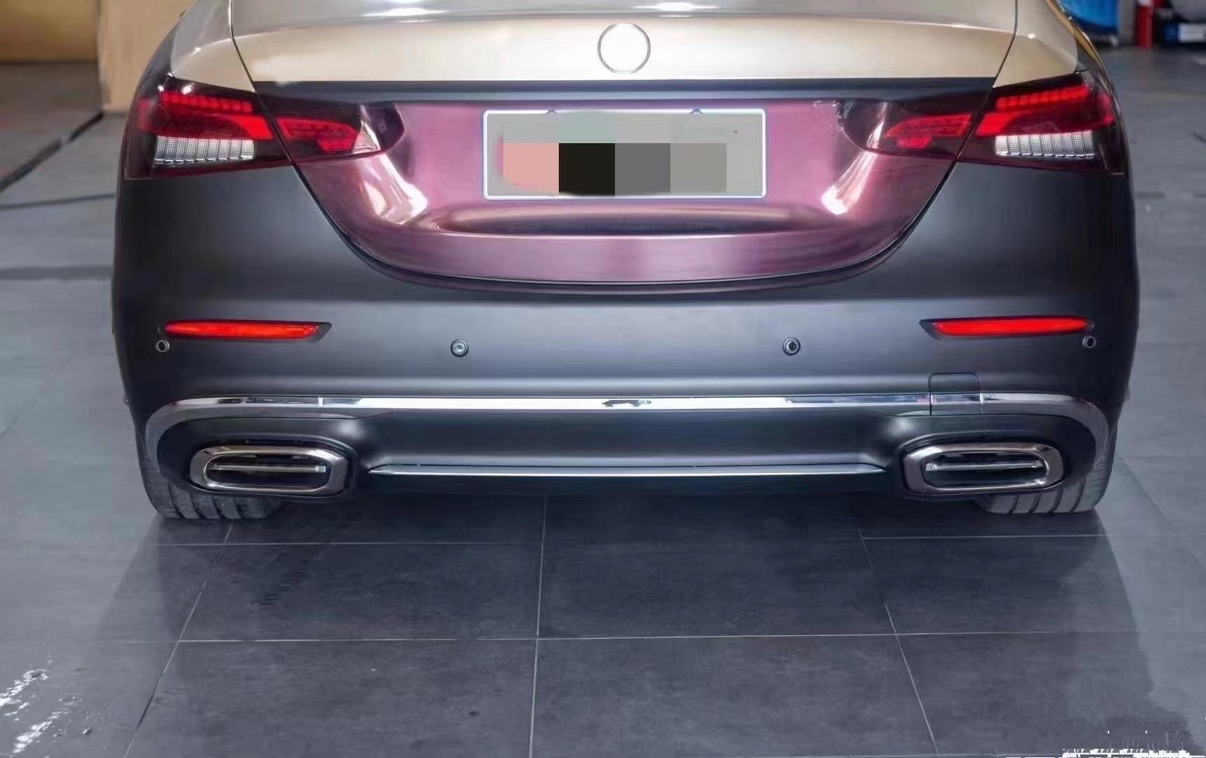 W213 YENI E SERISI IÇIN UYUMLU 2020+ MAYBACH GÖRÜNÜM BODY KIT(SIYAH SIS  KAPAK) 