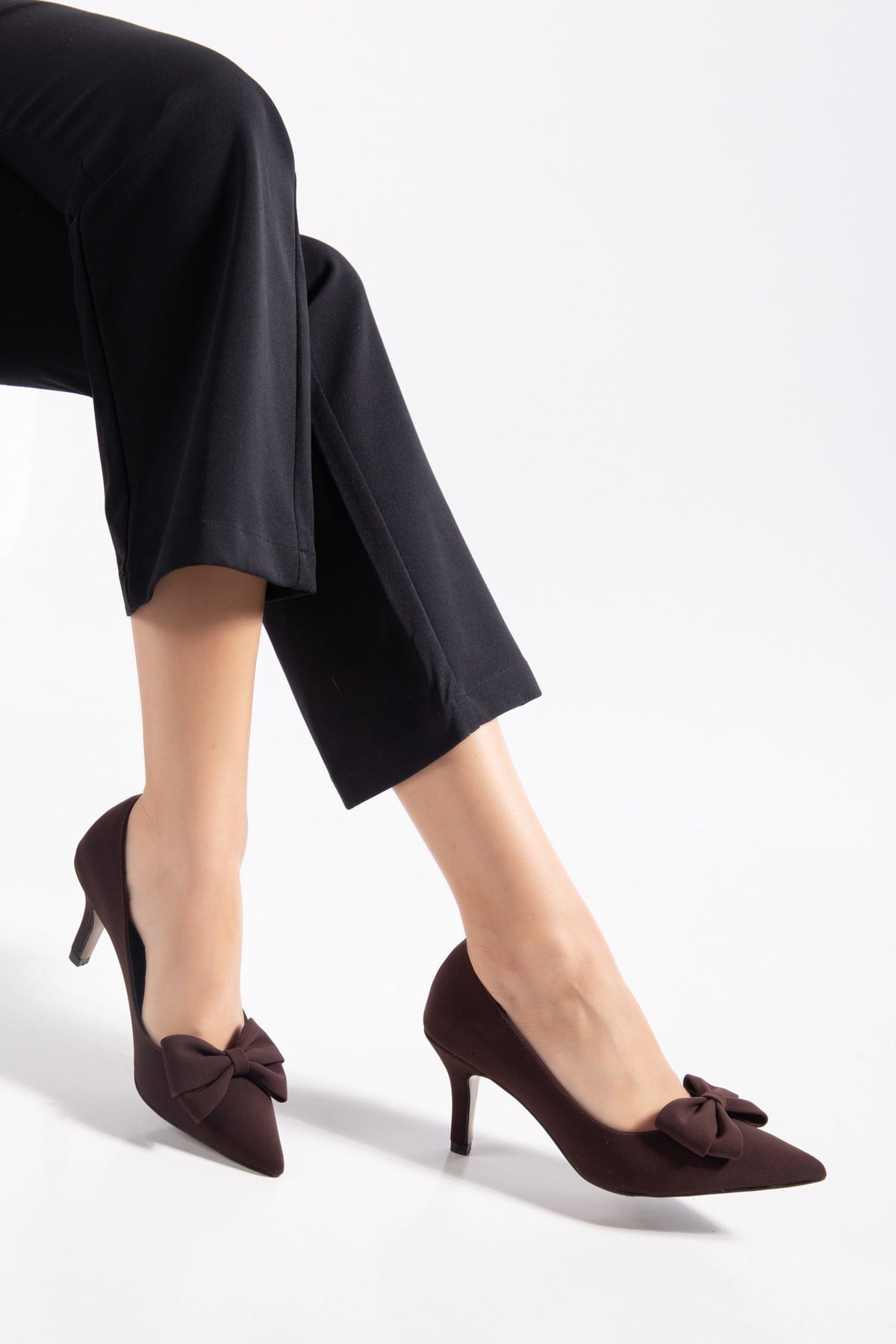 Büyük Beden Kadın Stiletto İnce Topuklu Ayakkabı Kahverengi Saten Fiyonklu