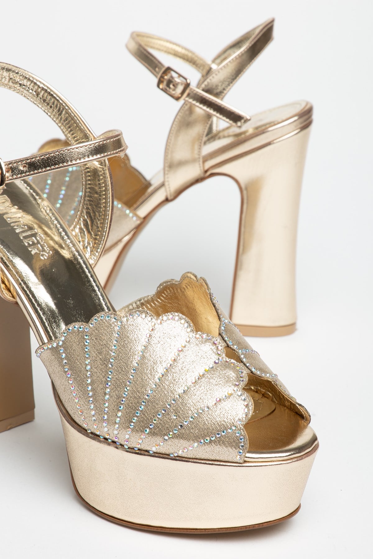 YAPRAK TAŞLI MODEL KADIN PLATFORM TOPUK AYAKKABIGOLD