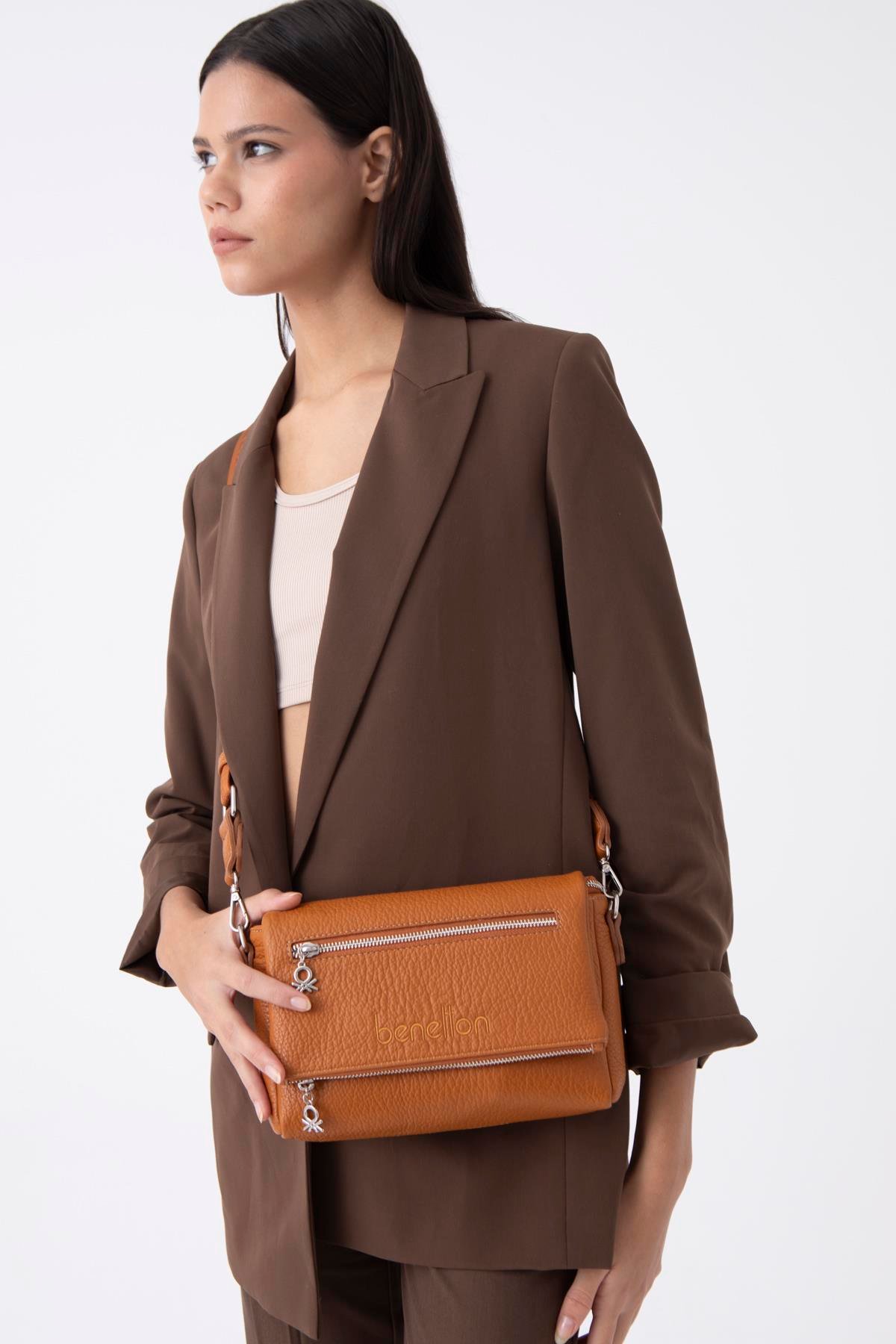 BNT1476-SoftUnited BenettonEl ÇantasıUnited Benetton BNT1476 El Çantası Camel
