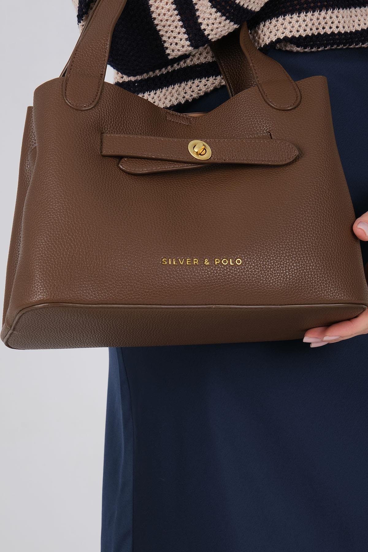 1240-M205Silver & PoloOmuz ÇantasıSilver & Polo 1240 Kadın Omuz Çantası Kahve