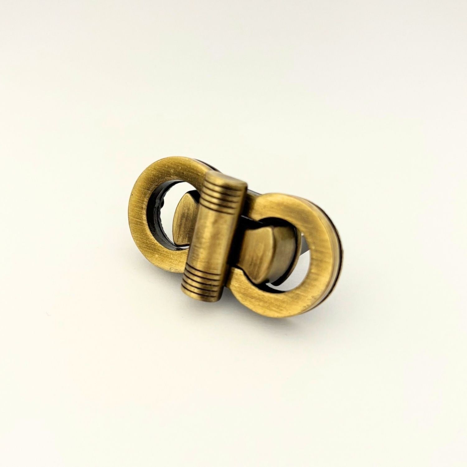 Kelebek Çevirmeli Metal Çanta Kilidi 23x45mm, Çanta Aksesuarı 1 Adet