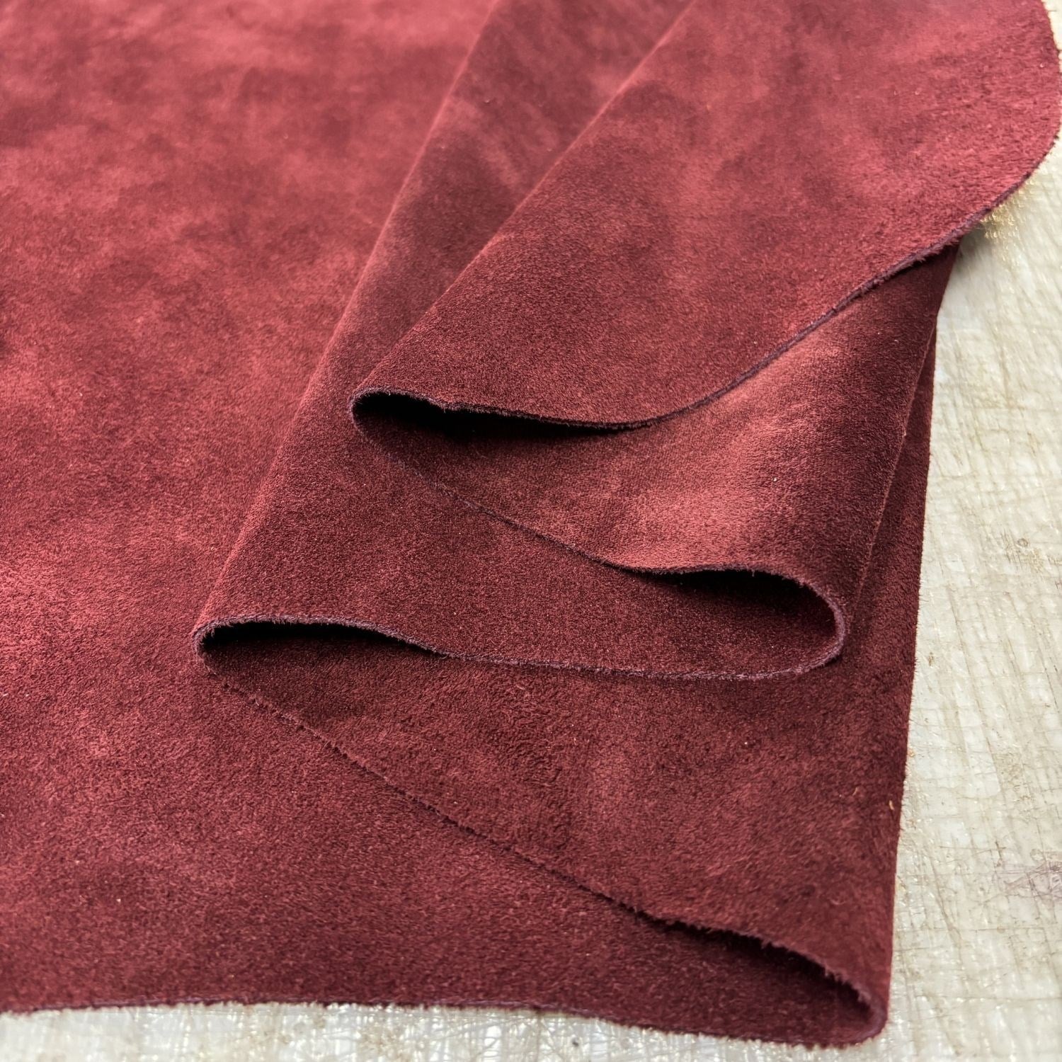 Süet Dana Derisi Bordo 1.4-1.6 mm, Deri Hobi İçin Hakiki Parça Deri 