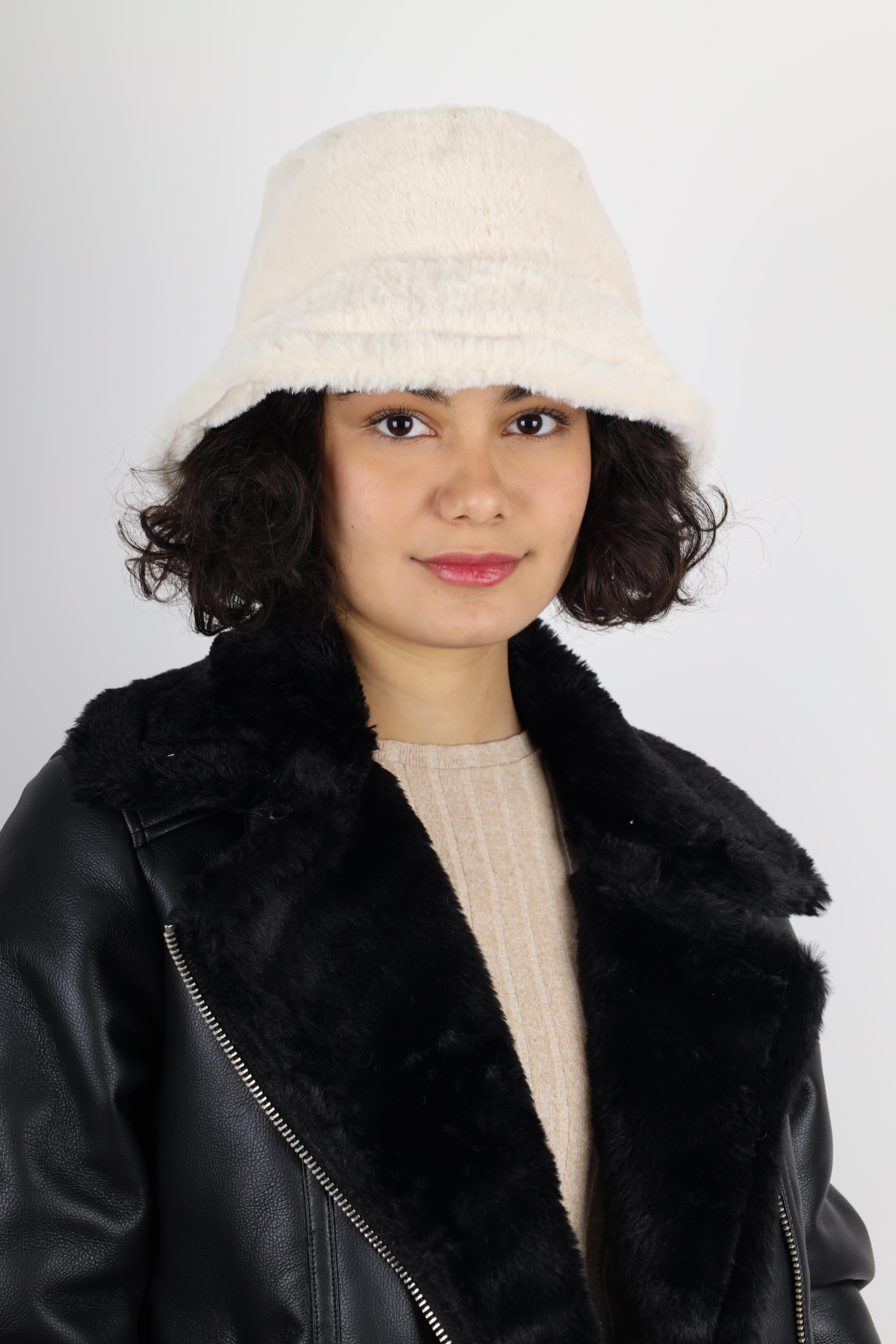 Kadın Beyaz Bucket Kürklü Yumuşak Dokulu Peluş Şapka