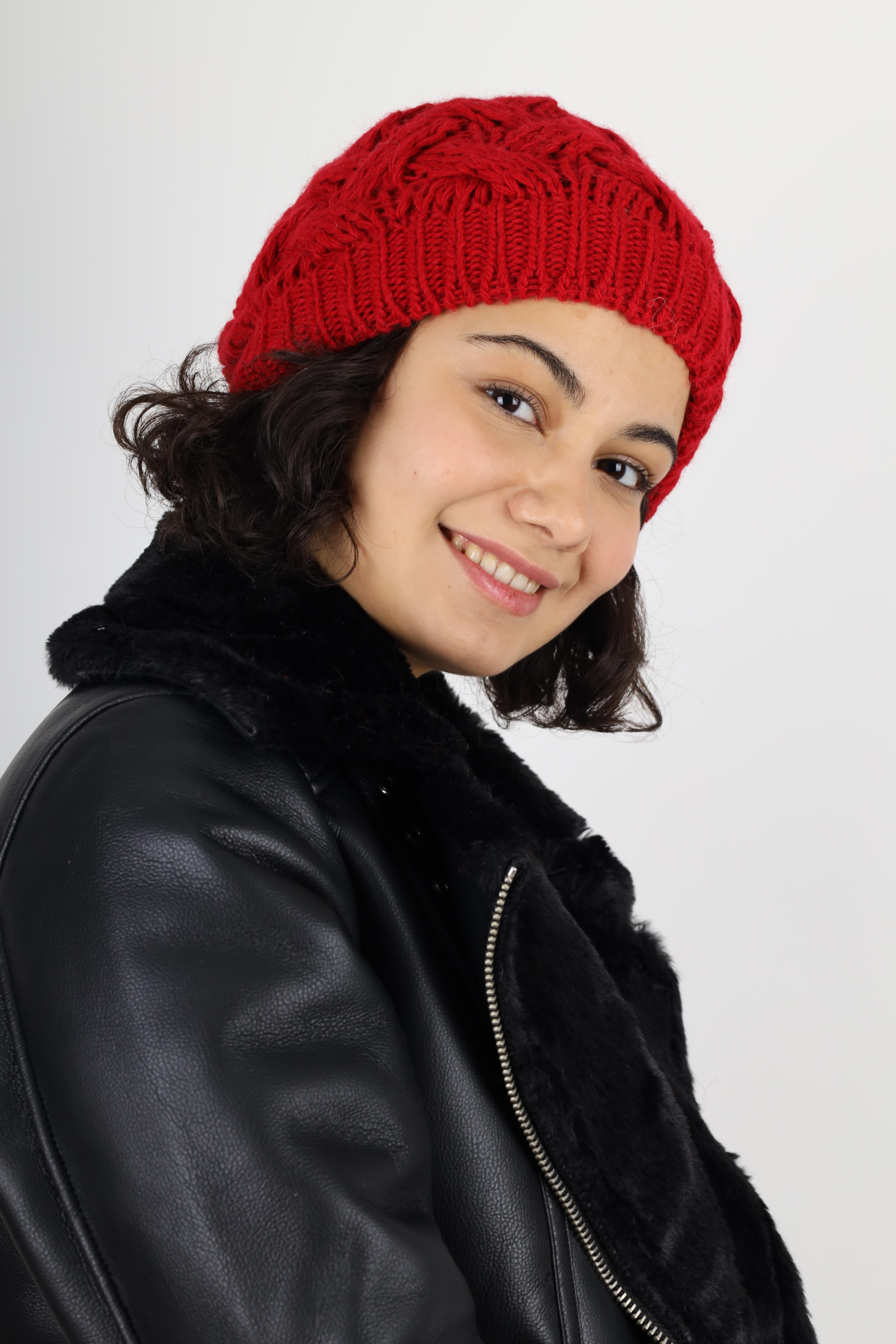Kadın Kışlık Çift Kat Örme Kırmızı Bere