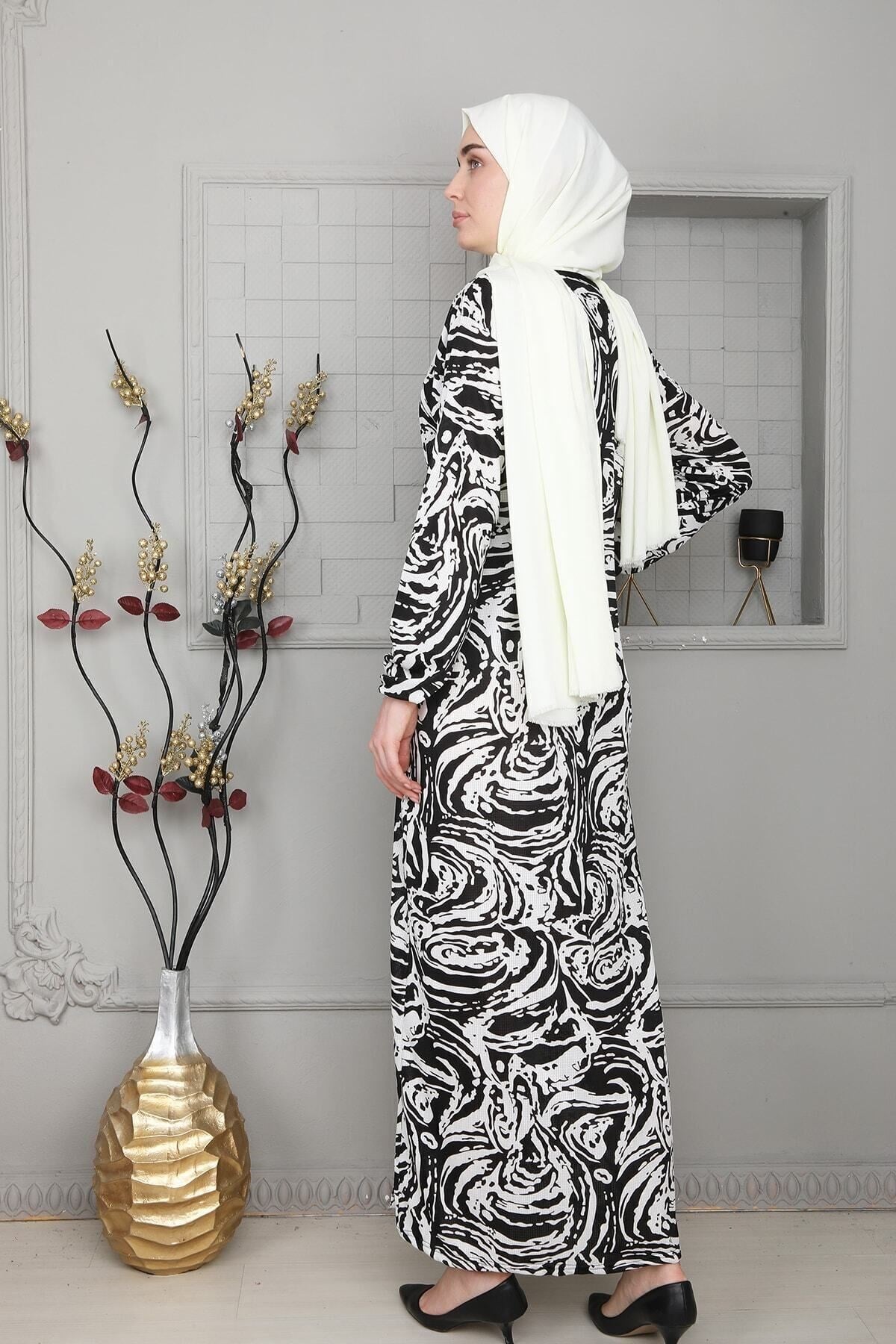 Kadın Mevsimlik Pamuk Zebra Desenli Viskon Kumaş Dökümlü Namaz Elbisesi Siyah