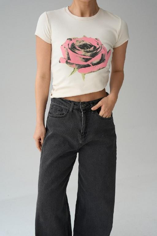 Bisiklet Yaka Gül Baskılı T-shirt QS251055
