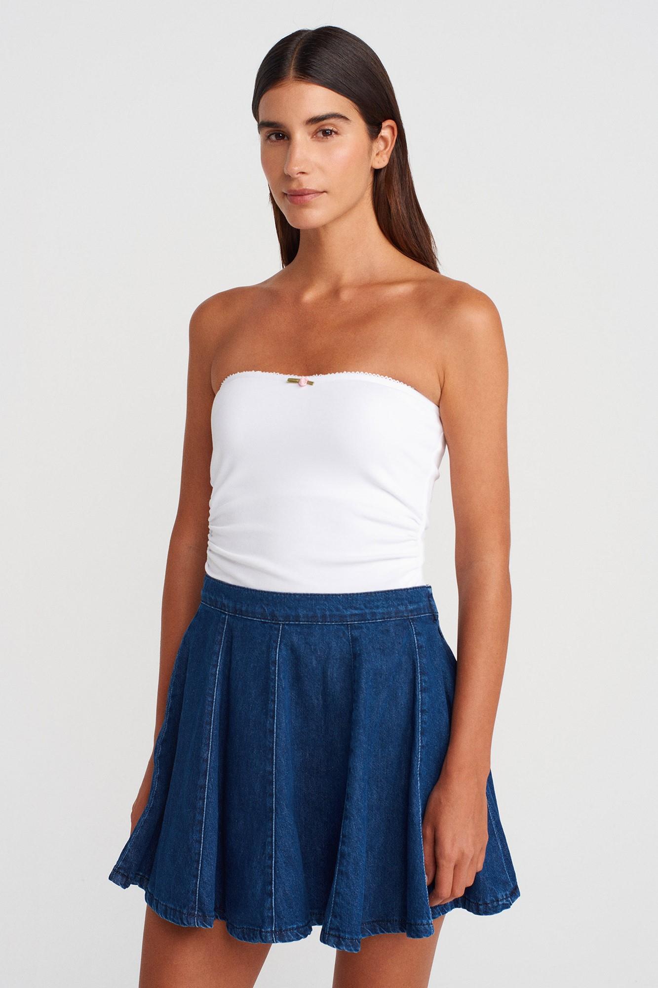 Gül Detaylı Yanlaı Büzgülü Straplez Crop DL31557