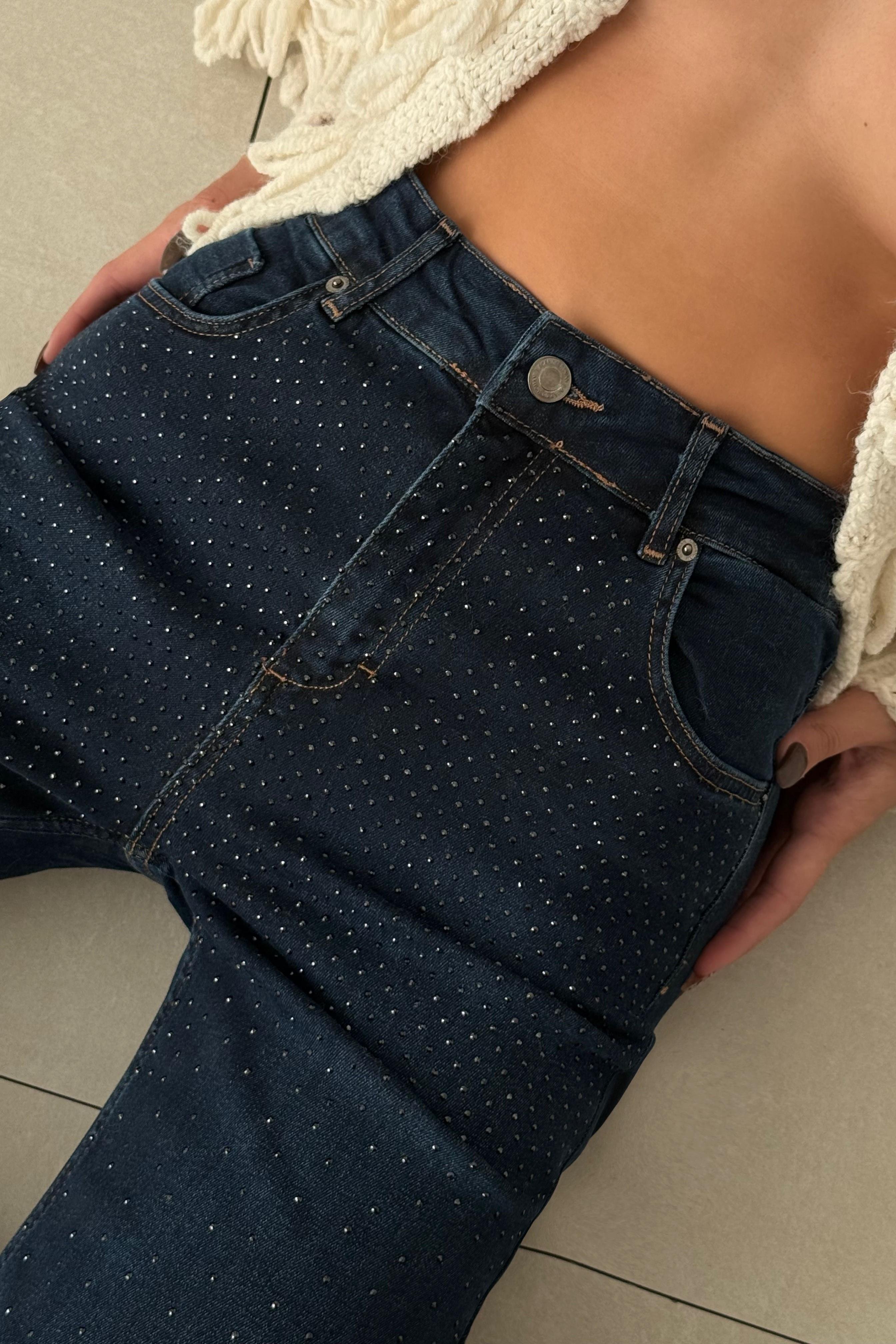 Paçası Püsküllü Taş İşlemeli Flare Jean LC7403-01