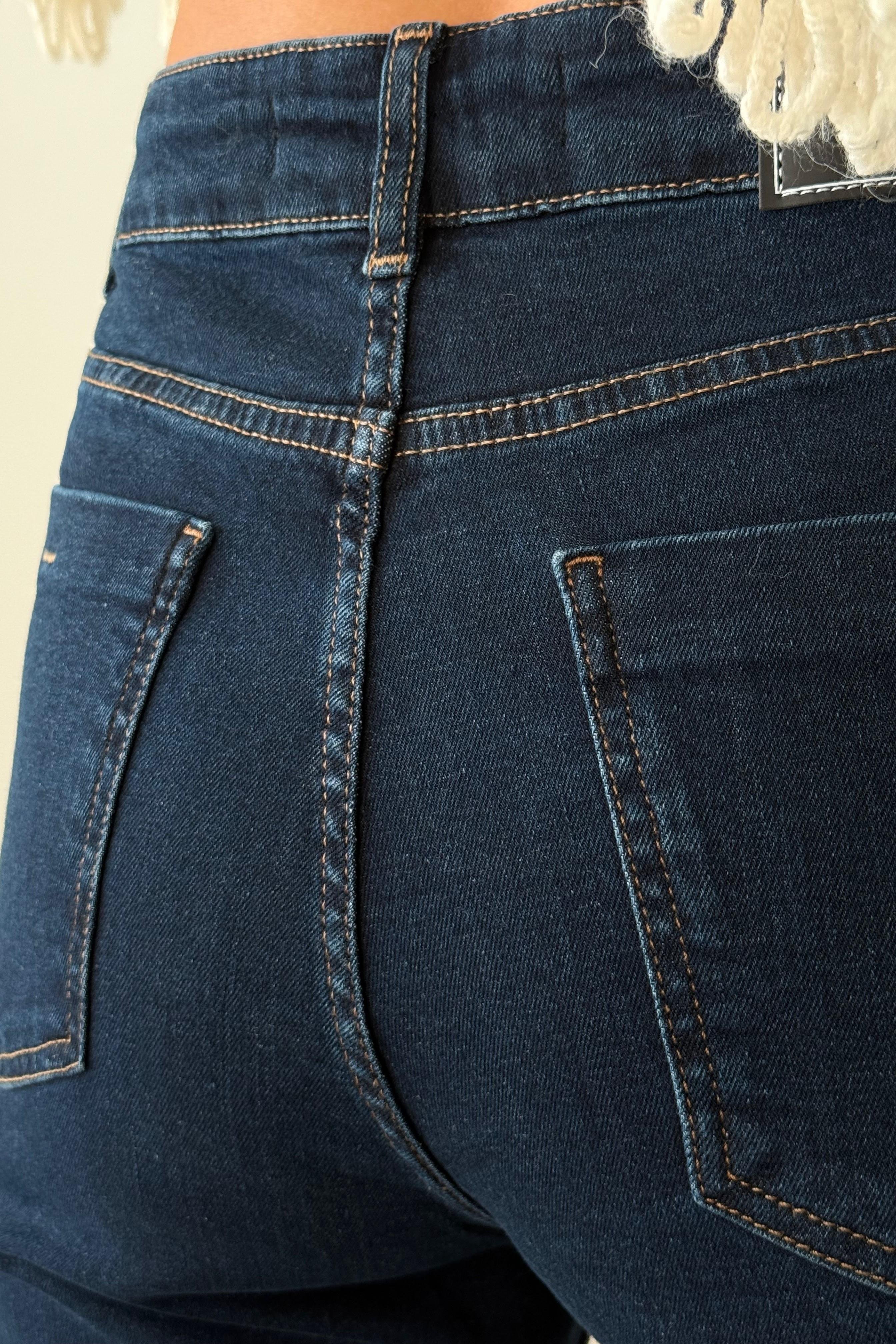 Paçası Püsküllü Taş İşlemeli Flare Jean LC7403-01