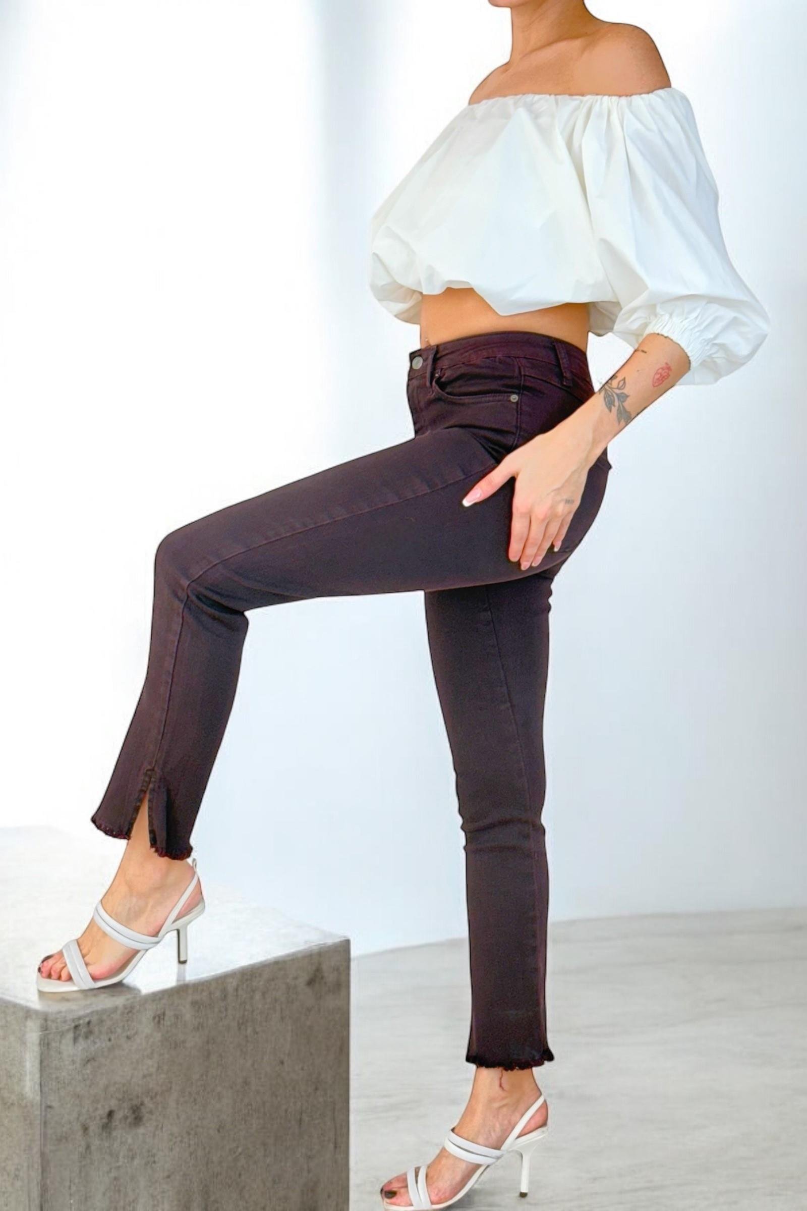 Paçası Yırtmaçlı ve Püsküllü Yüksek Bel Jean LC7413