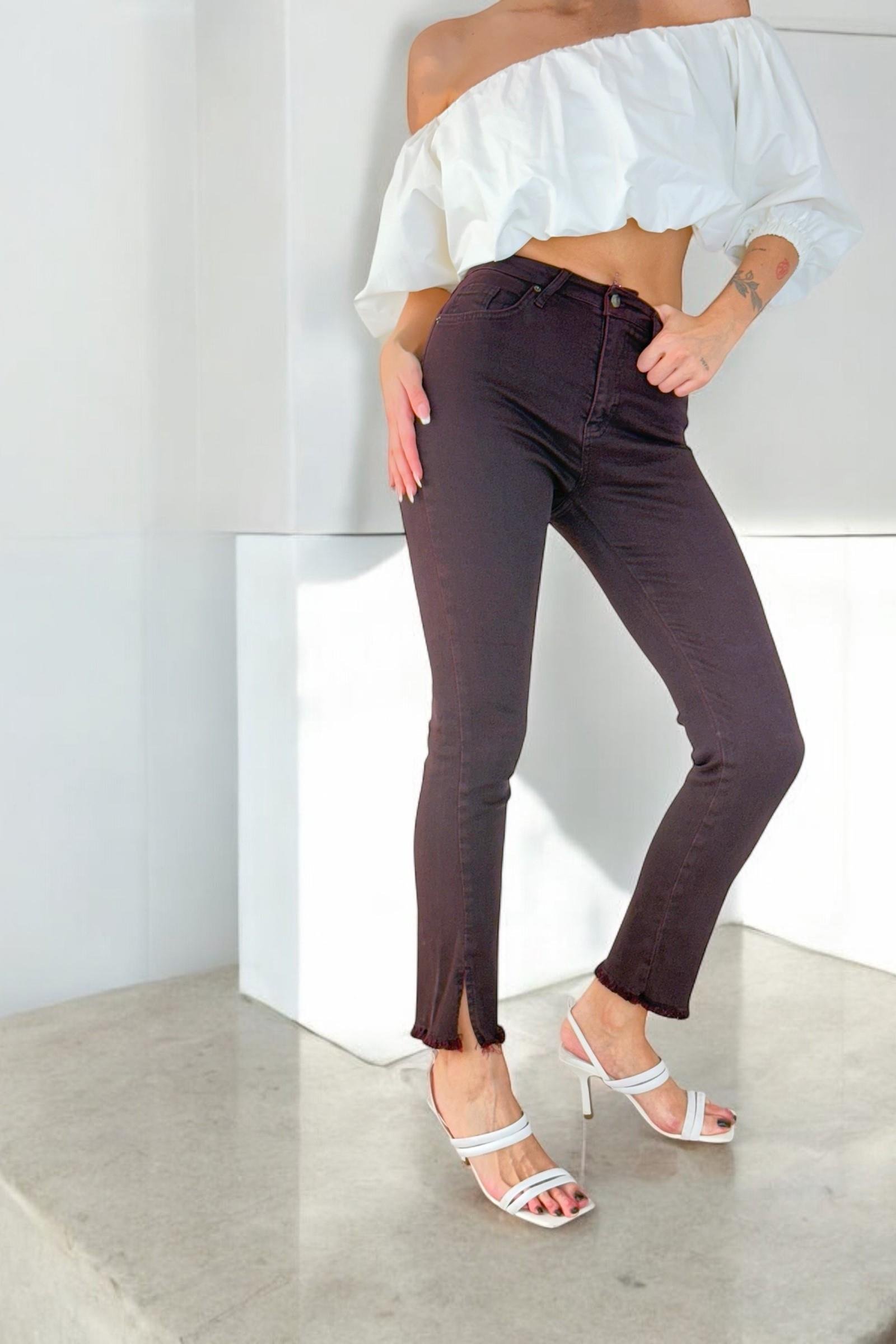 Paçası Yırtmaçlı ve Püsküllü Yüksek Bel Jean LC7413