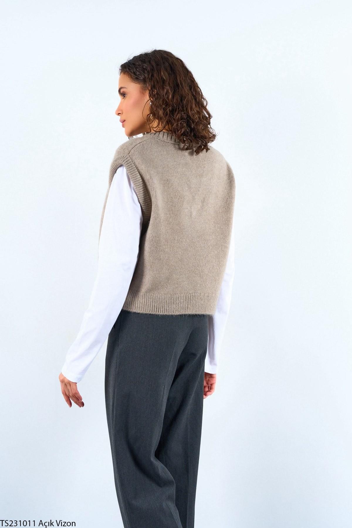 V Yaka Oversize Süveter QS231011