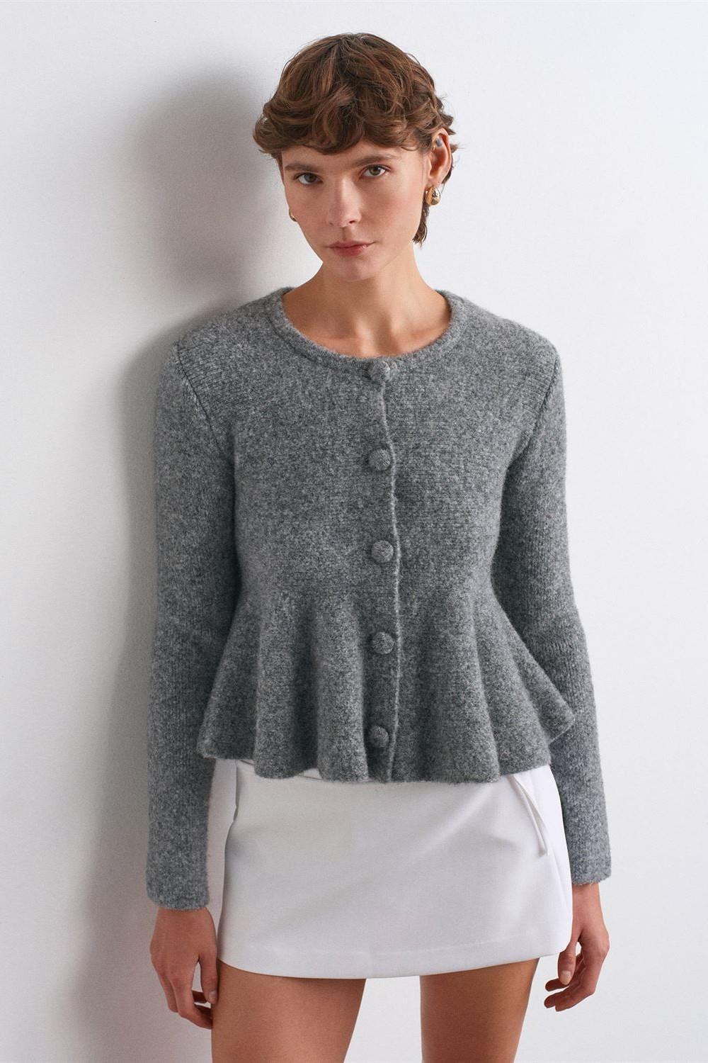 Yumuşak Dokulu Peplum Düğmeli Triko Hırka DL60985