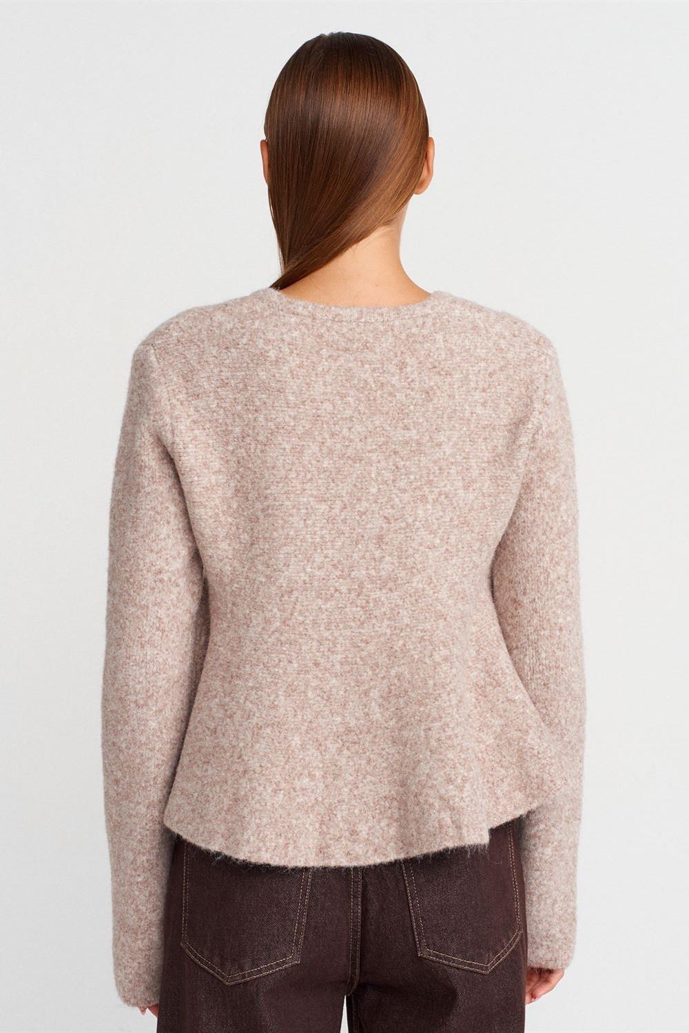 Yumuşak Dokulu Peplum Düğmeli Triko Hırka DL60985