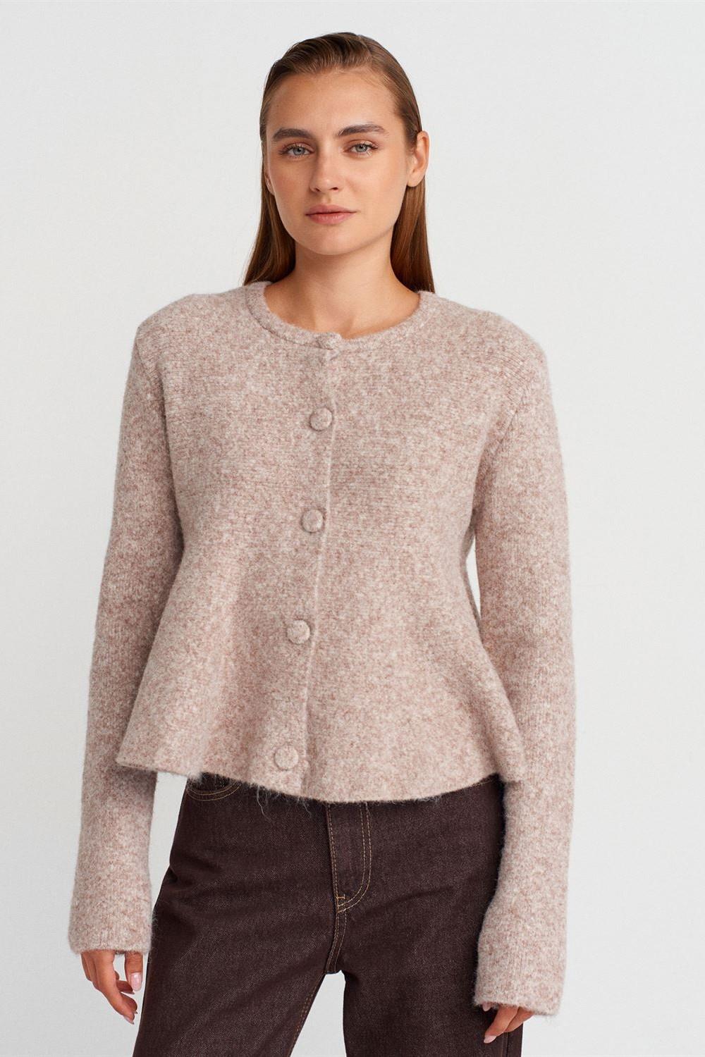 Yumuşak Dokulu Peplum Düğmeli Triko Hırka DL60985